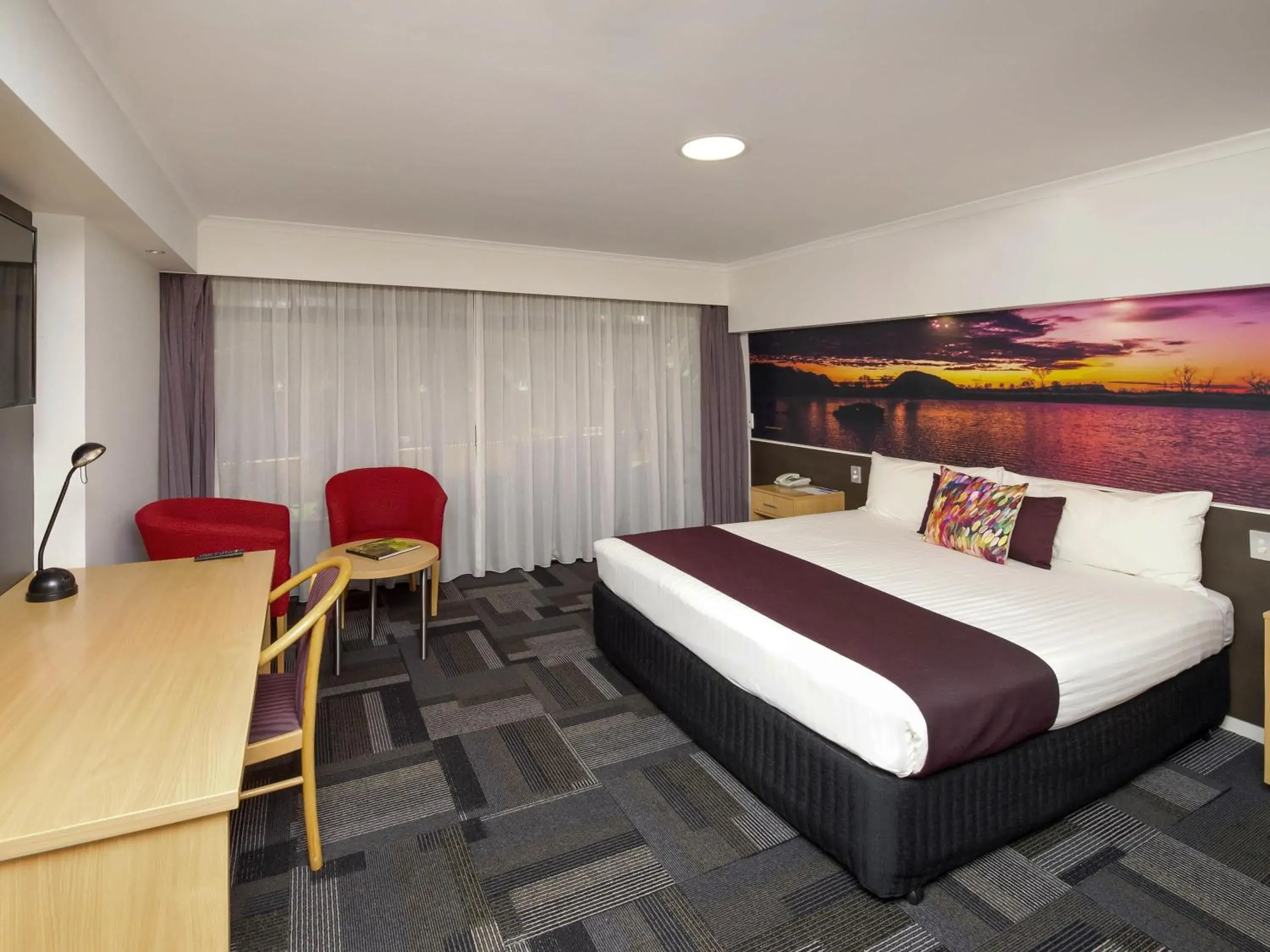 Superior King Room in Mercure Alice Springs Resort Superior King Room in Mercure Alice Springs Resort