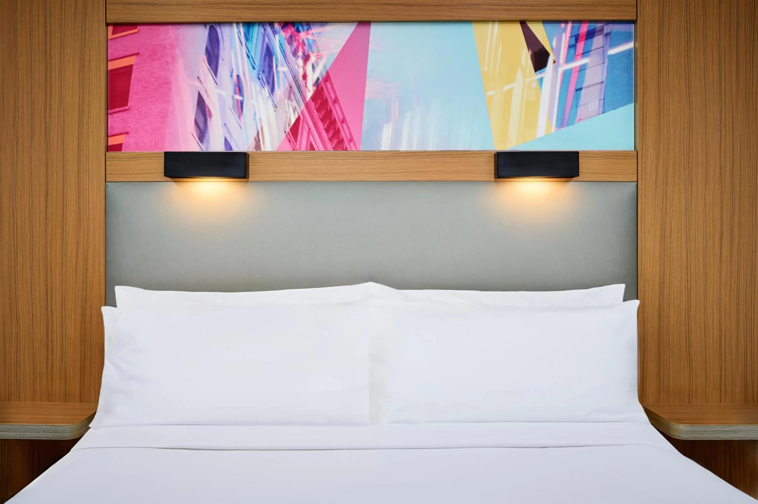 Bed in Aloft Montreal Airport