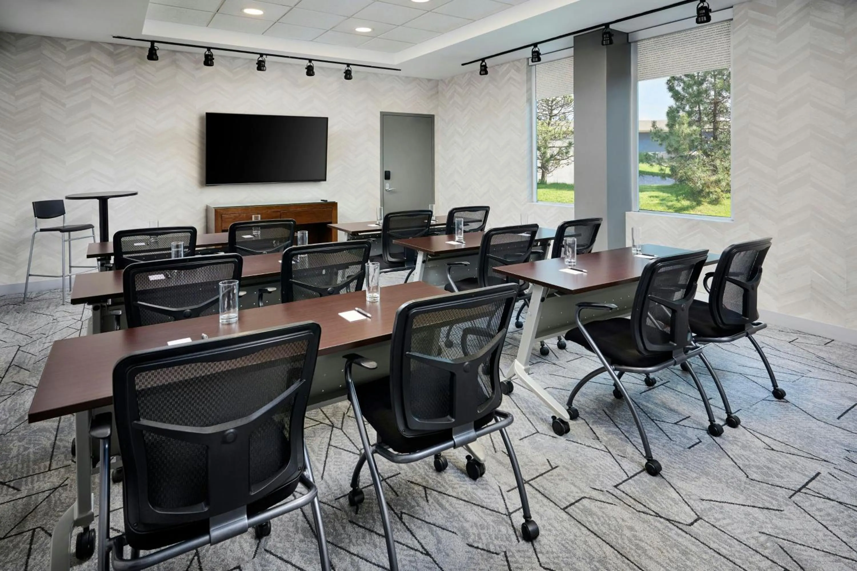Meeting/conference room in Aloft Montreal Airport