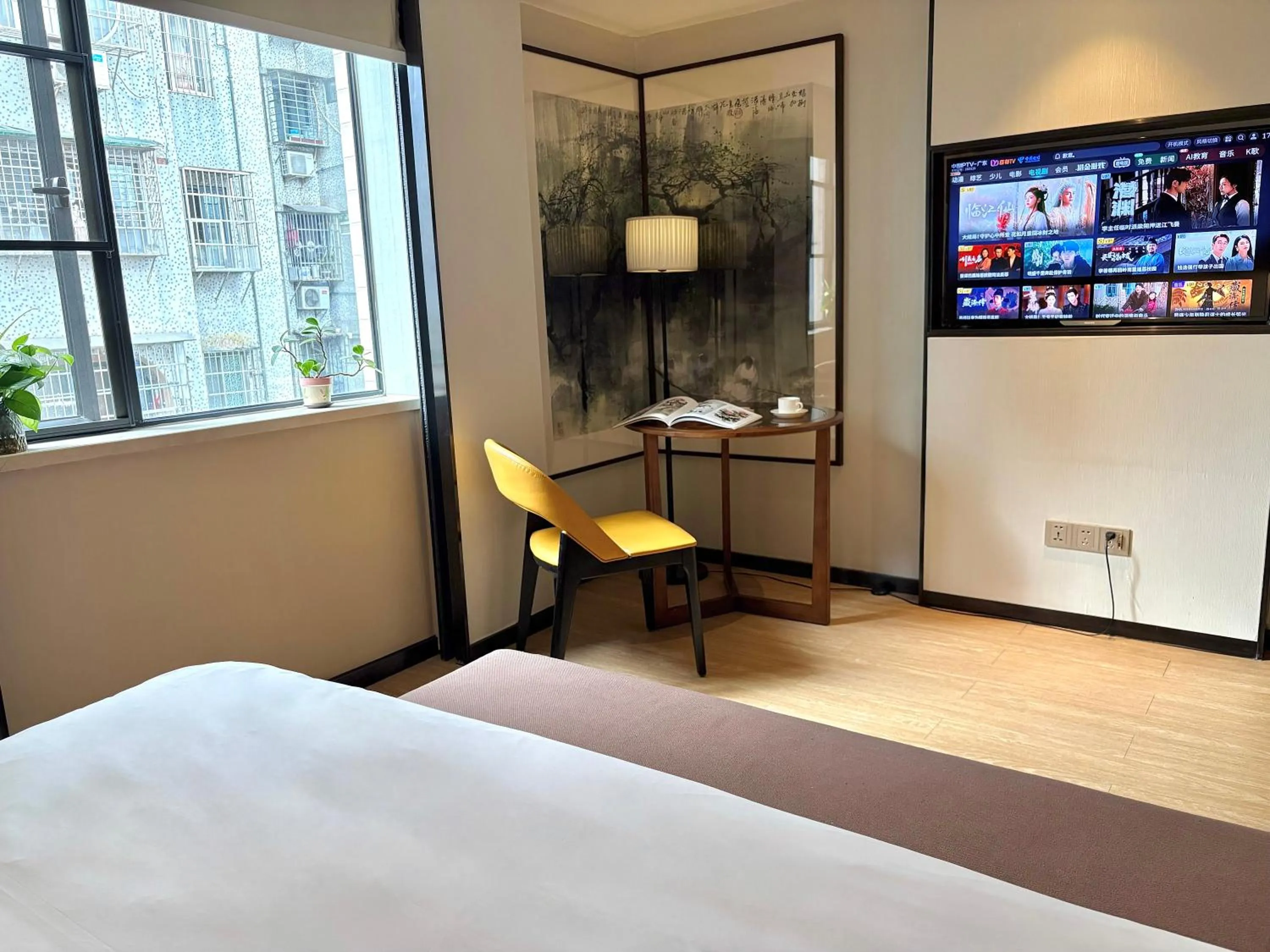 Seating area, Bed in Guangzhou City Join Hotel Shipai Qiao metro Branch
