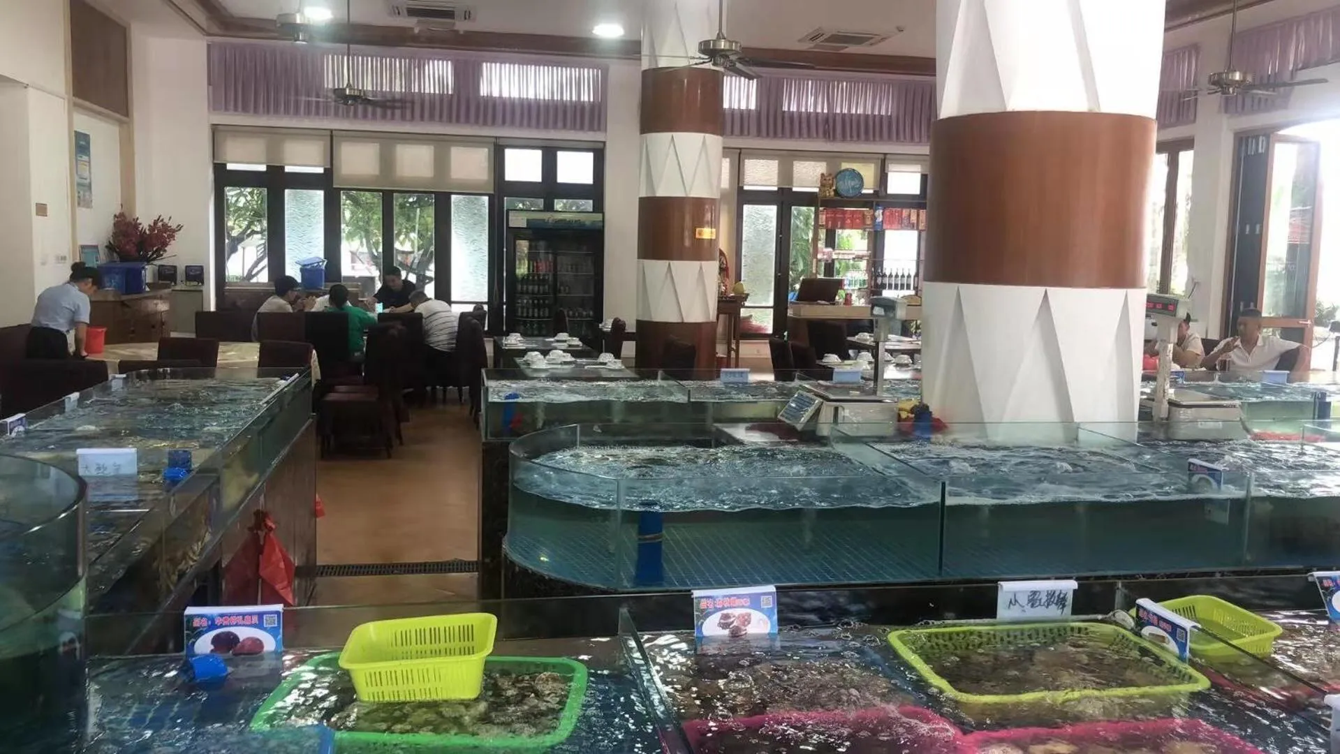 Restaurant/places to eat in Tianze Beach Resort