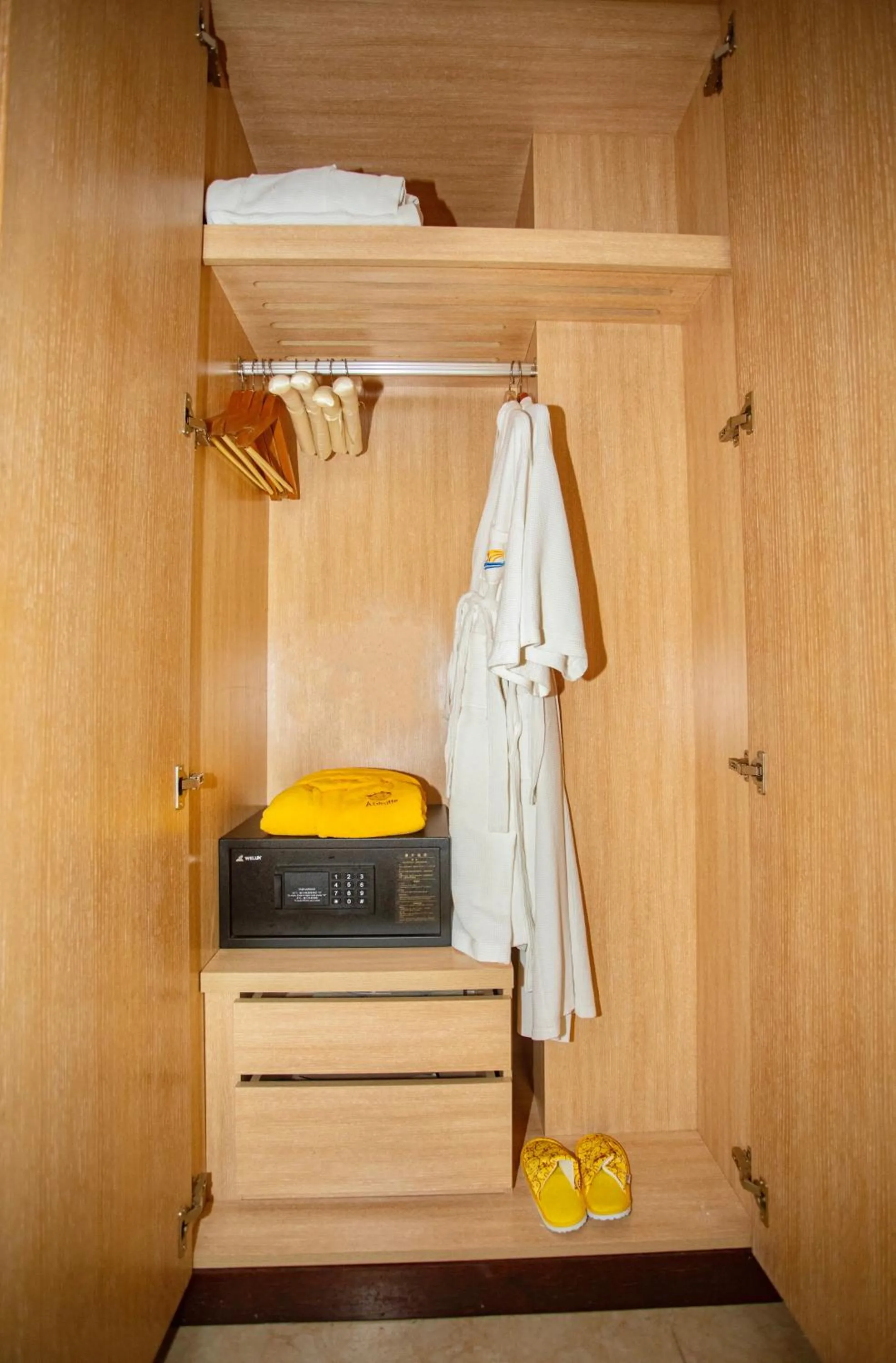 safe in Tianze Beach Resort