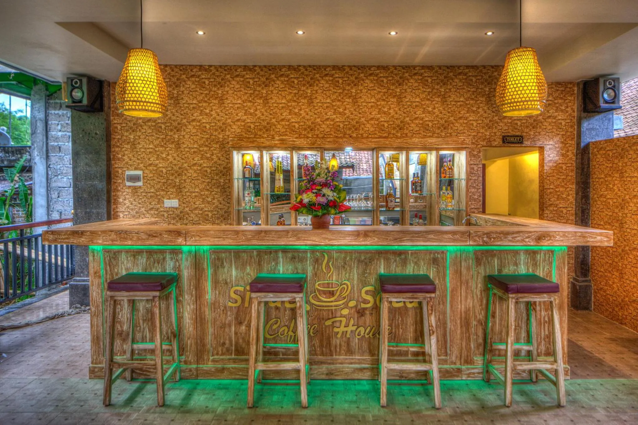 Restaurant/places to eat in Alas Petulu Villa Resort and Spa