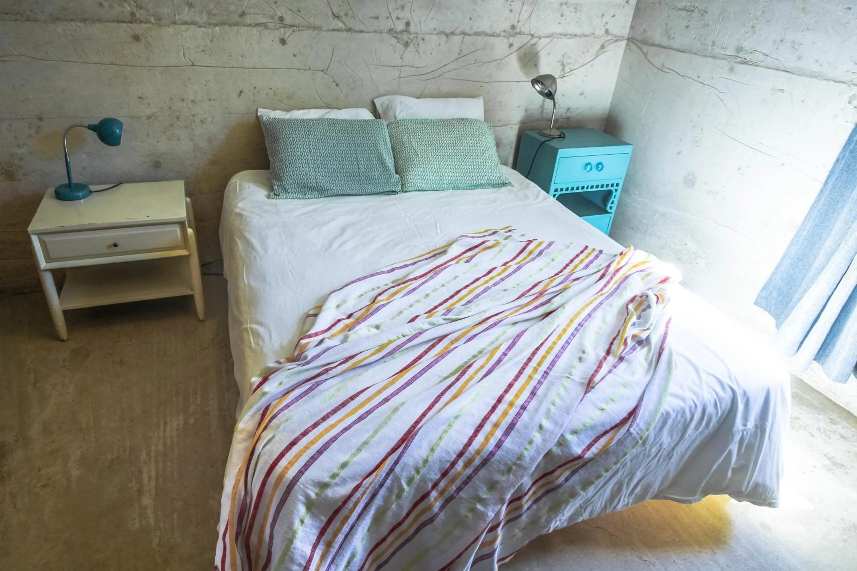 Bed in Todos Santos Hostel super fast and stable satellite wifi