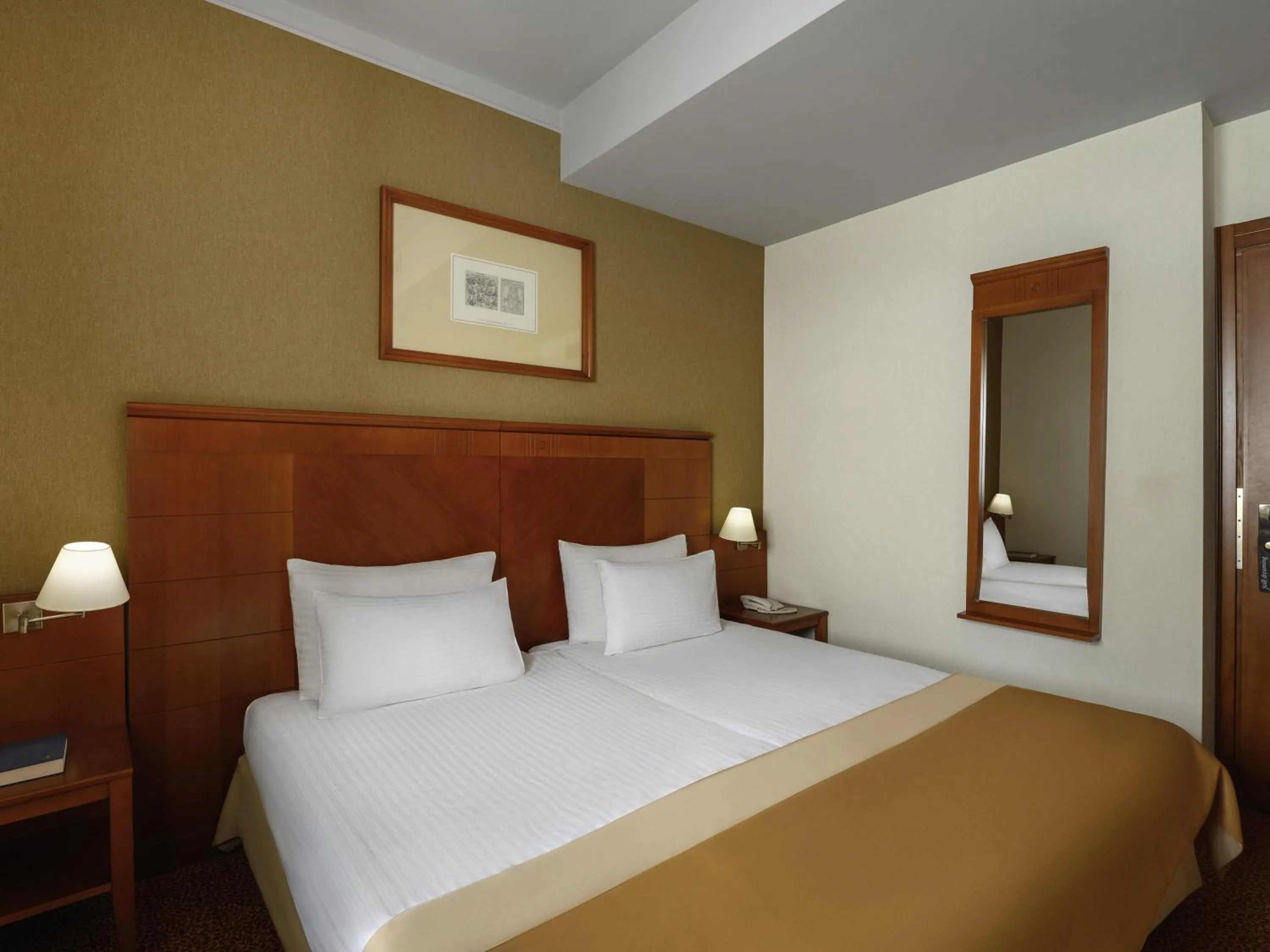 Bedroom, Bed in Mercure Szekesfehervar Magyar Kiraly