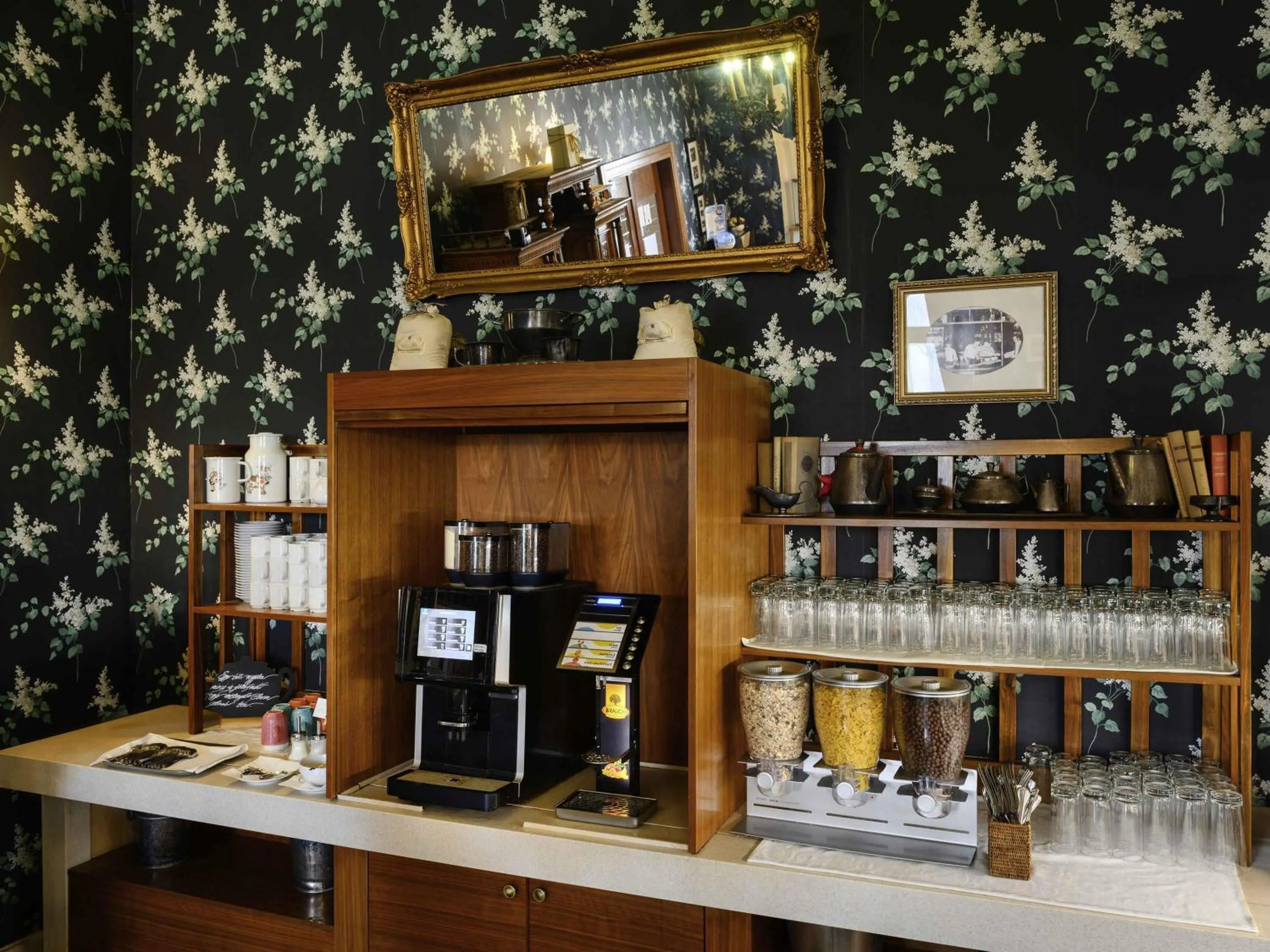 Restaurant/places to eat in Mercure Szekesfehervar Magyar Kiraly