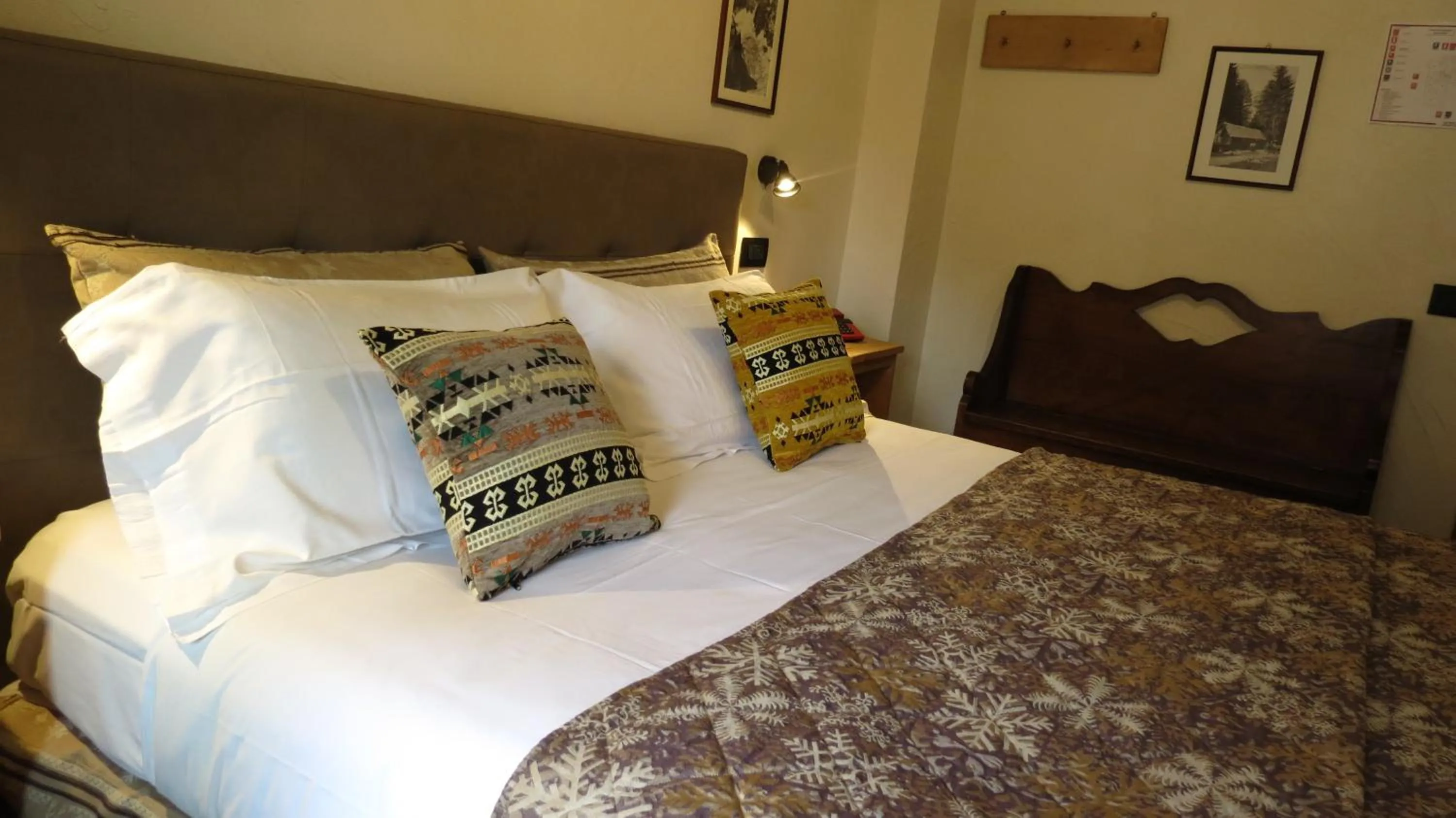 Bed in Hotel Astoria