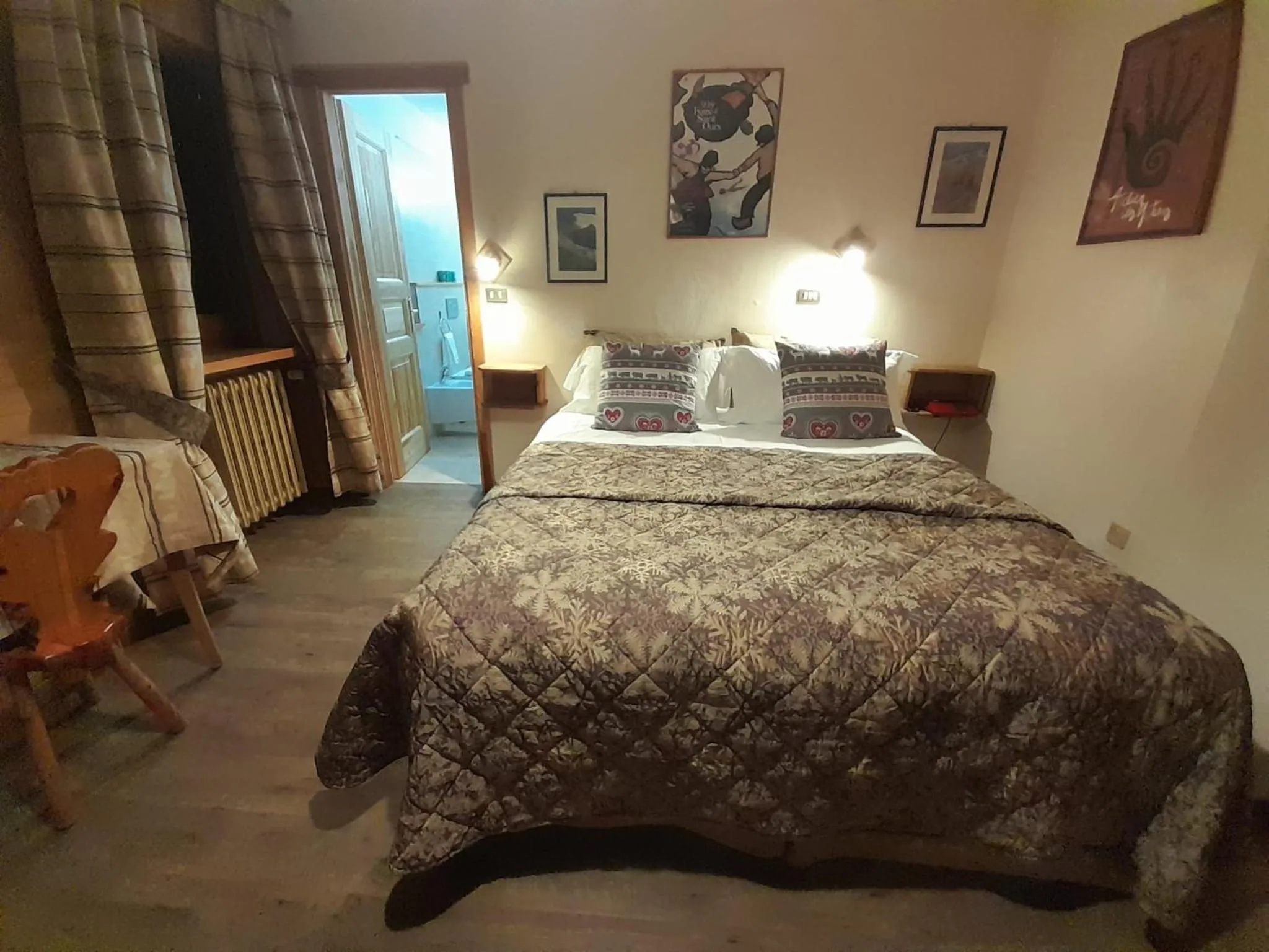 Photo of the whole room, Bed in Hotel Astoria