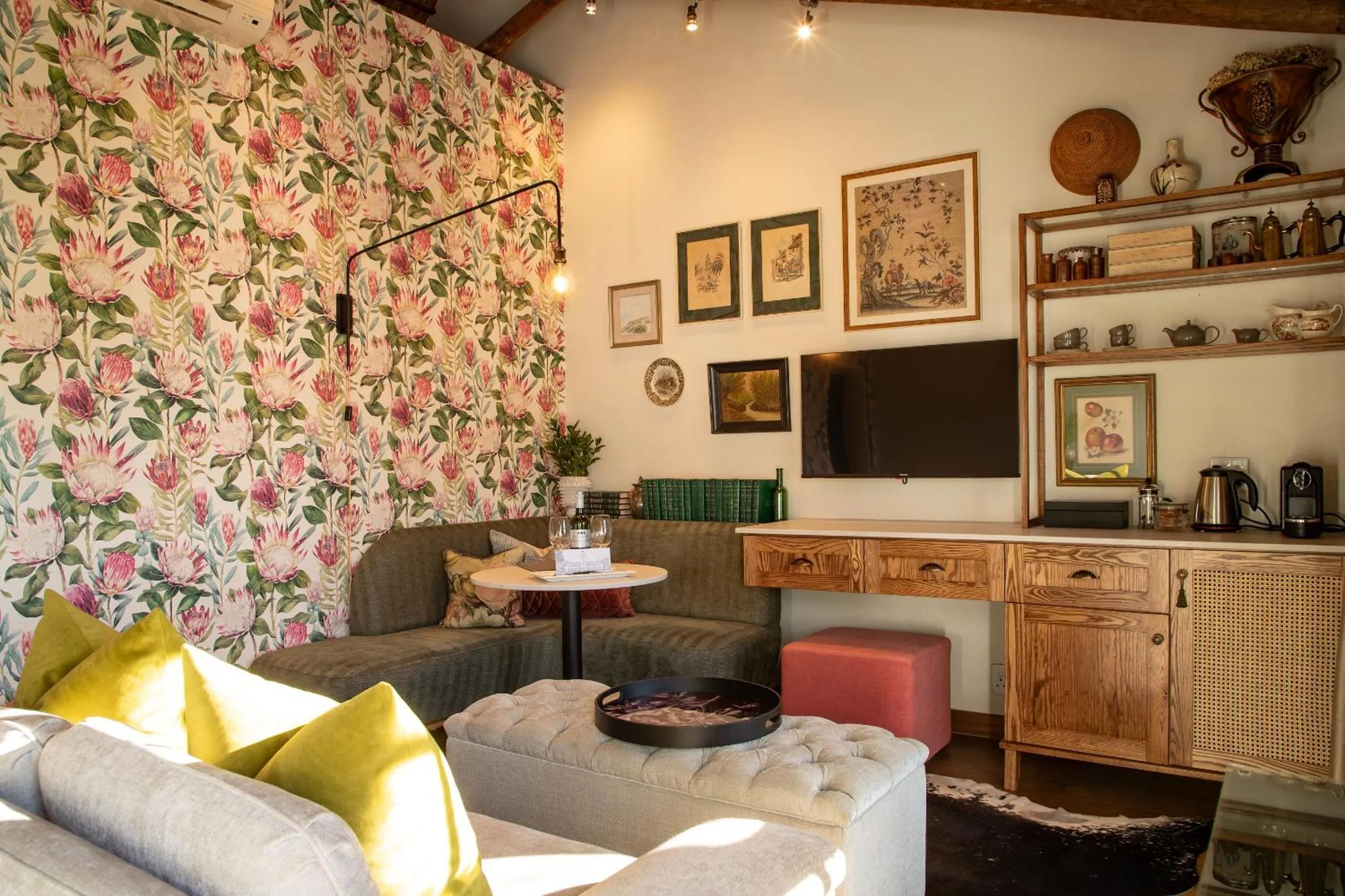 TV and multimedia in Grande Roche Hotel