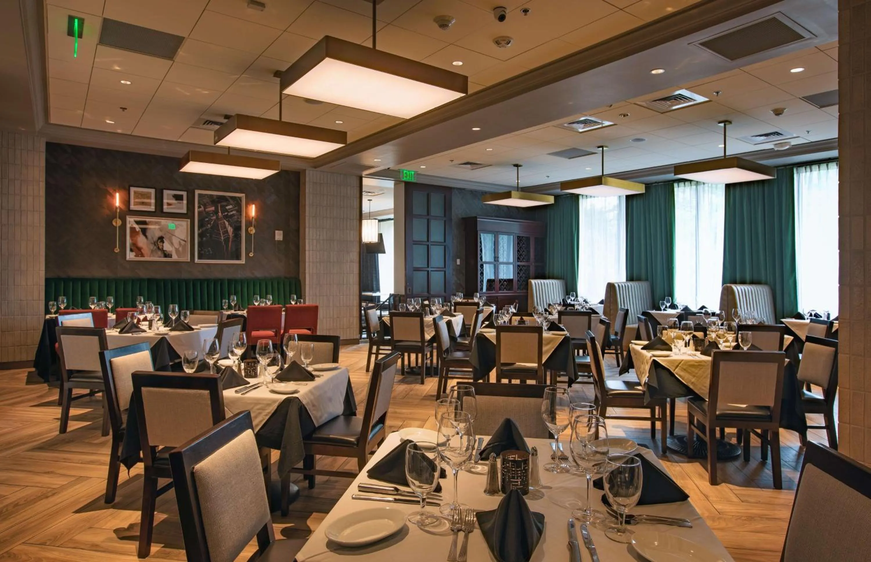 Restaurant/places to eat in Embassy Suites by Hilton Atlanta Buckhead