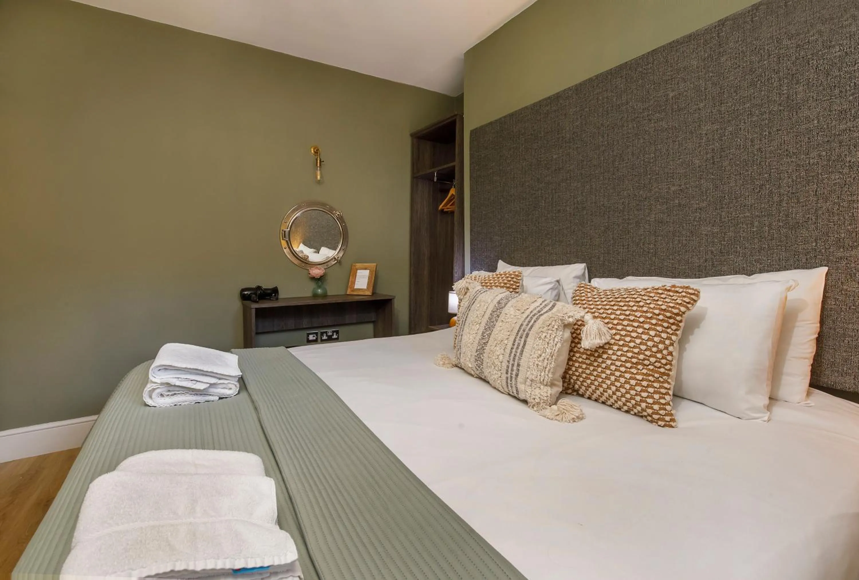 Bedroom, Bed in Clearly Apartments Bootham York