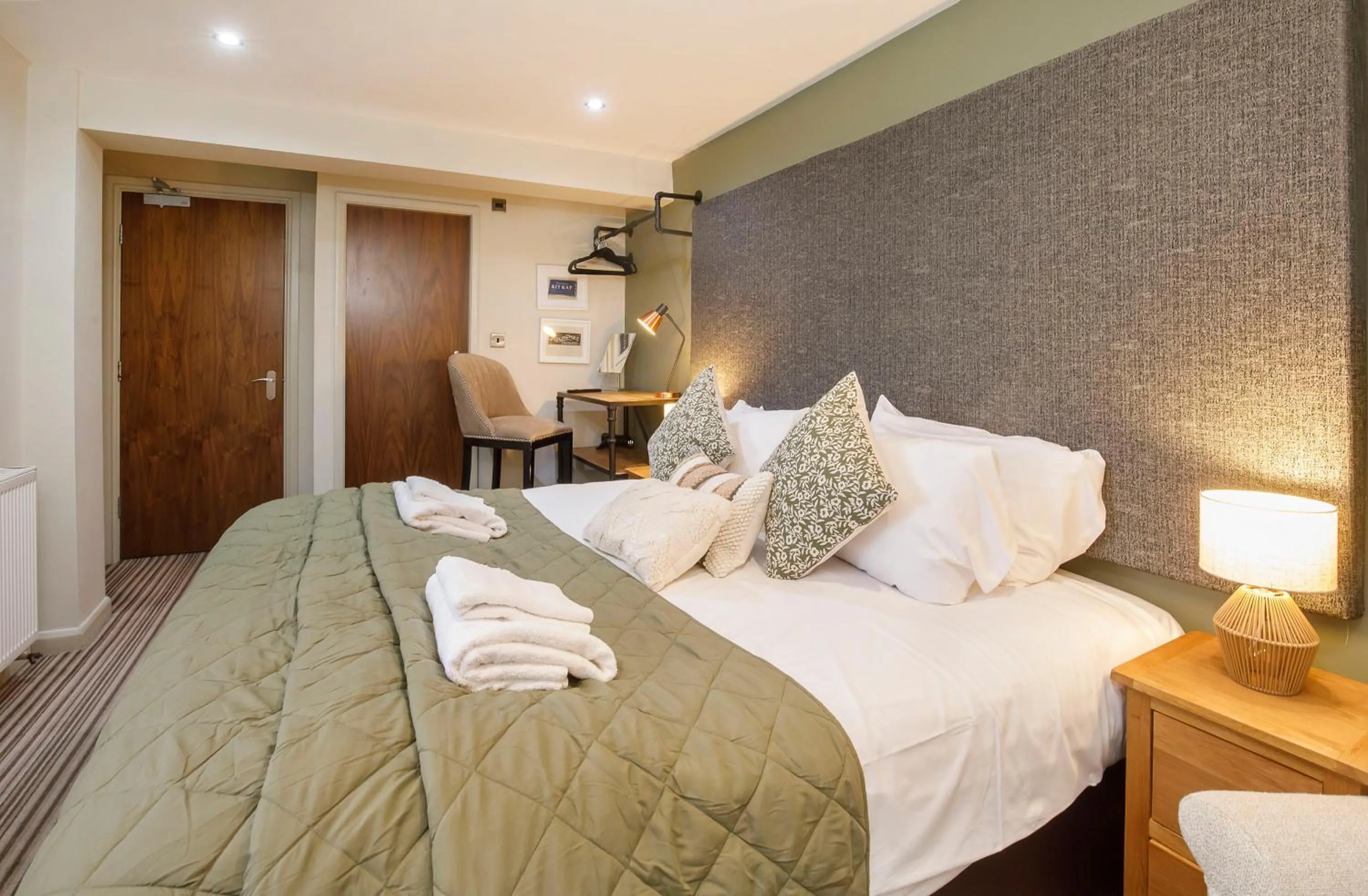 Bedroom, Bed in Clearly Apartments Bootham York