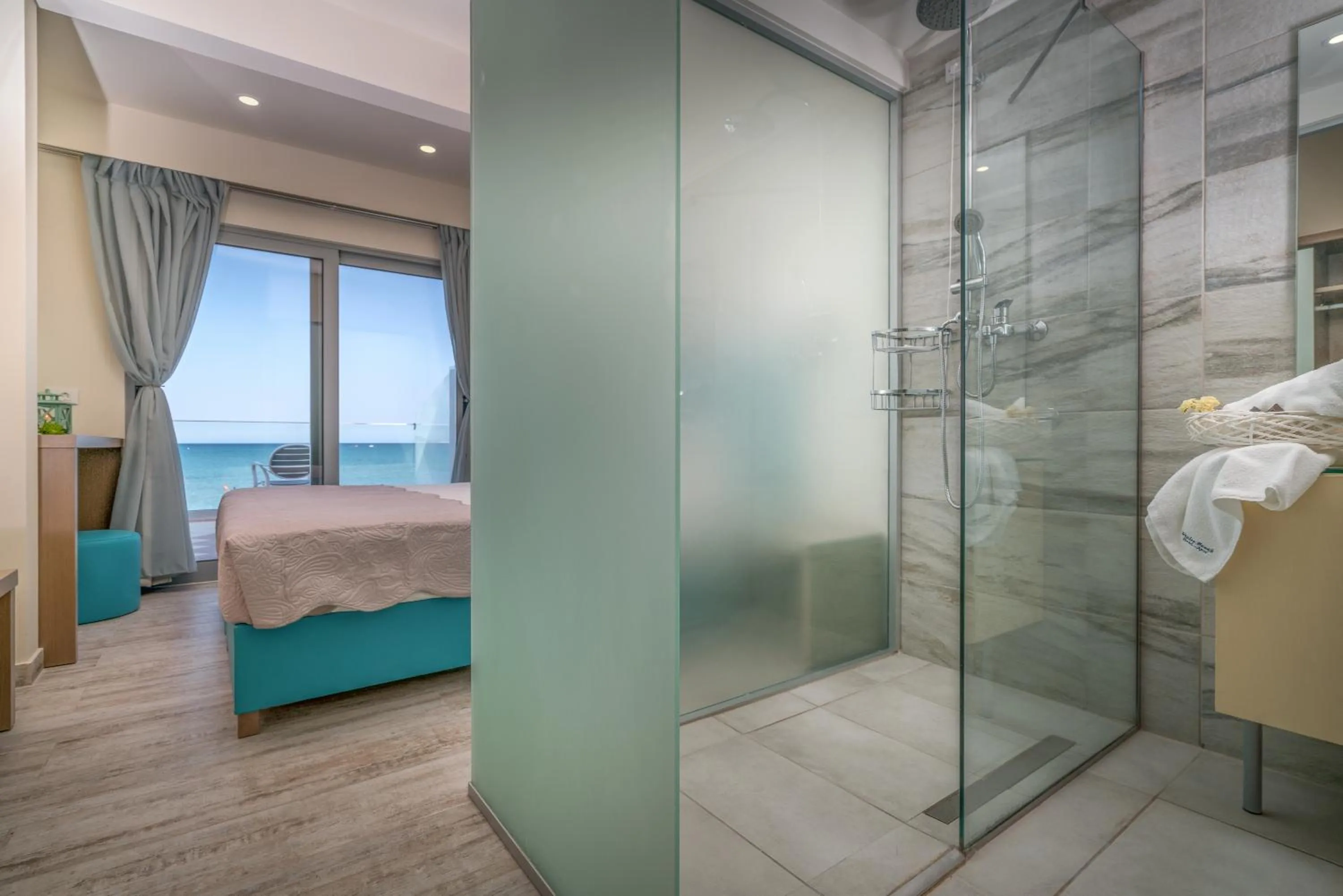 Bedroom, Bed in Denise Beach Hotel