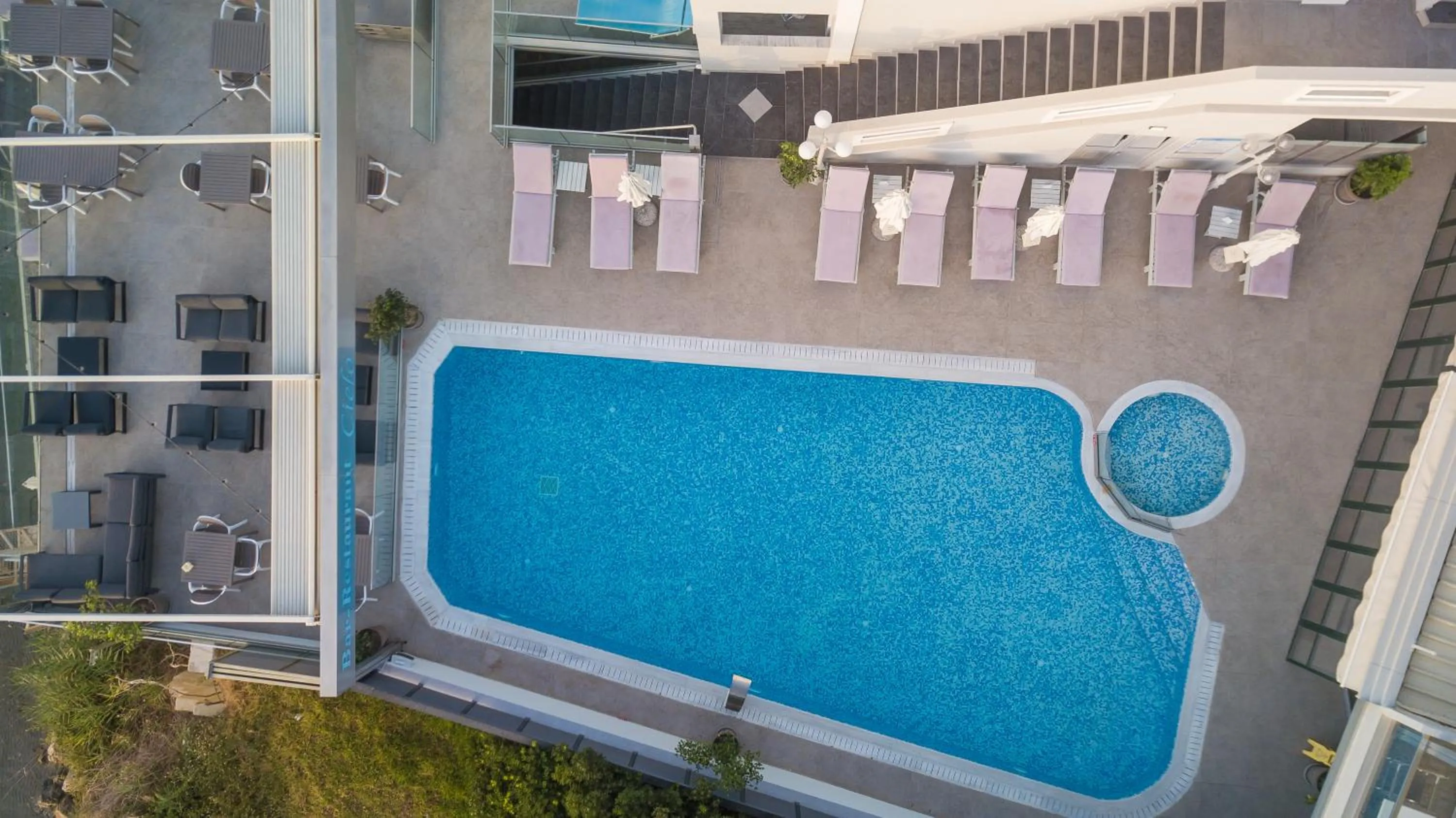 Swimming pool in Denise Beach Hotel
