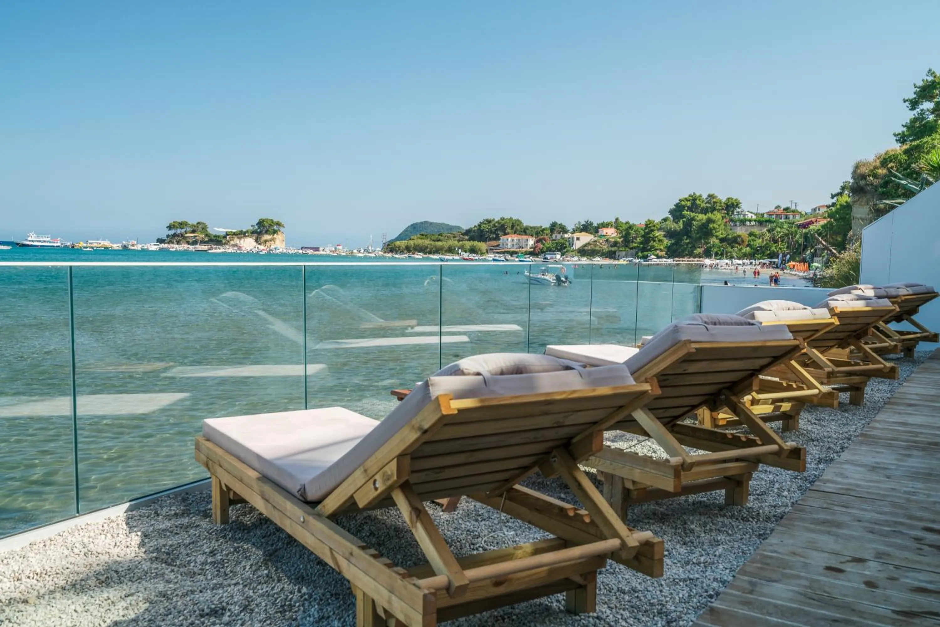 Restaurant/places to eat in Denise Beach Hotel