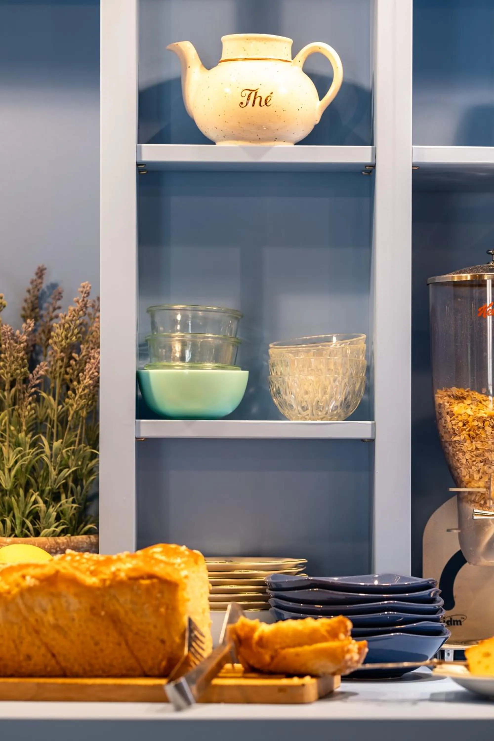 Buffet breakfast in greet Chartres Est