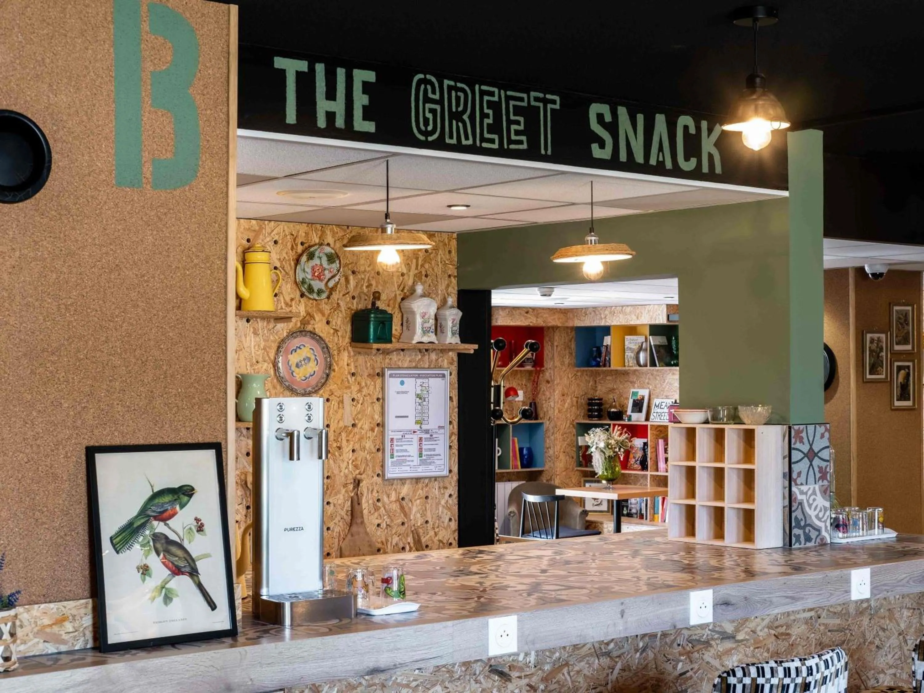 Lounge or bar in greet Chartres Est