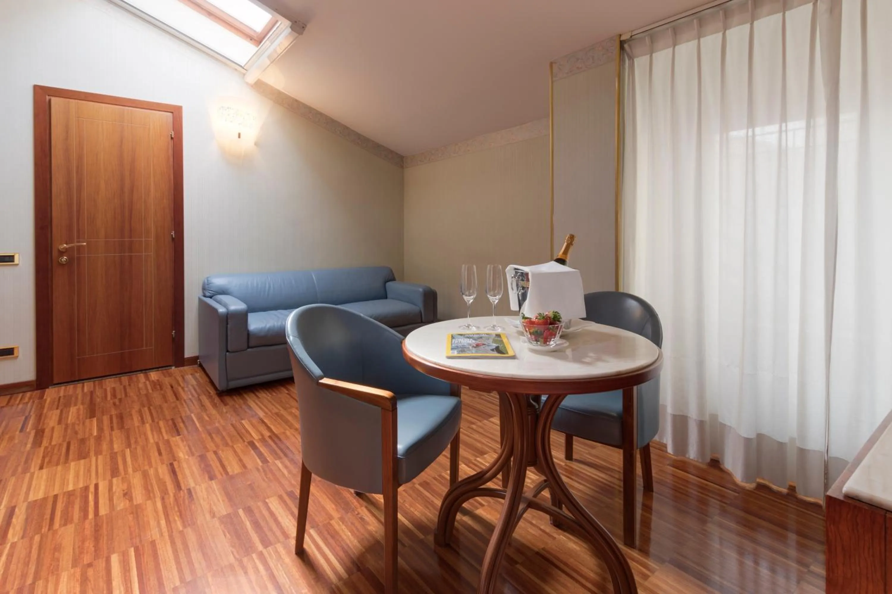 Living room in Palace Hotel