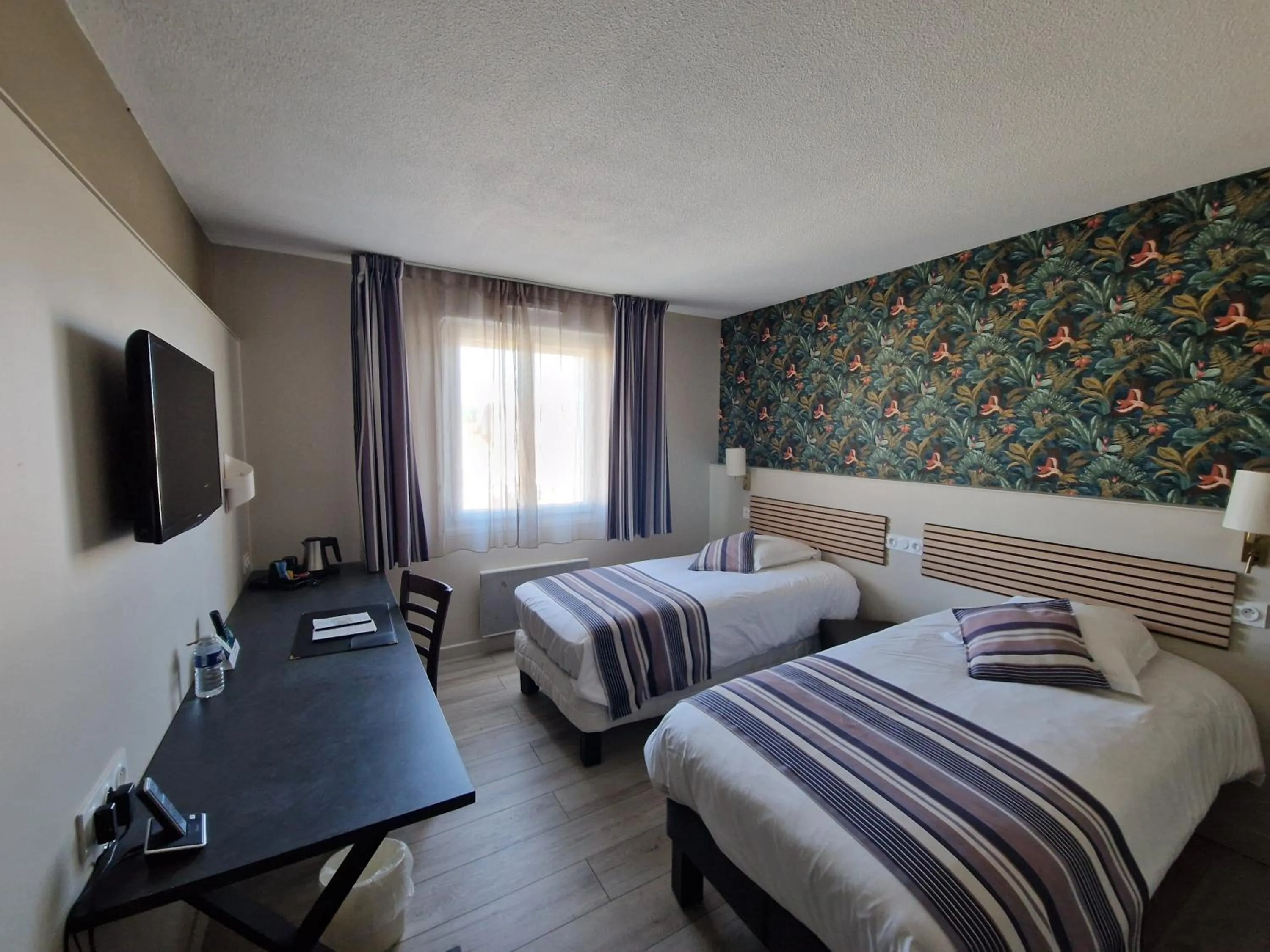 Bed in Hotel Restaurant l'Amandois