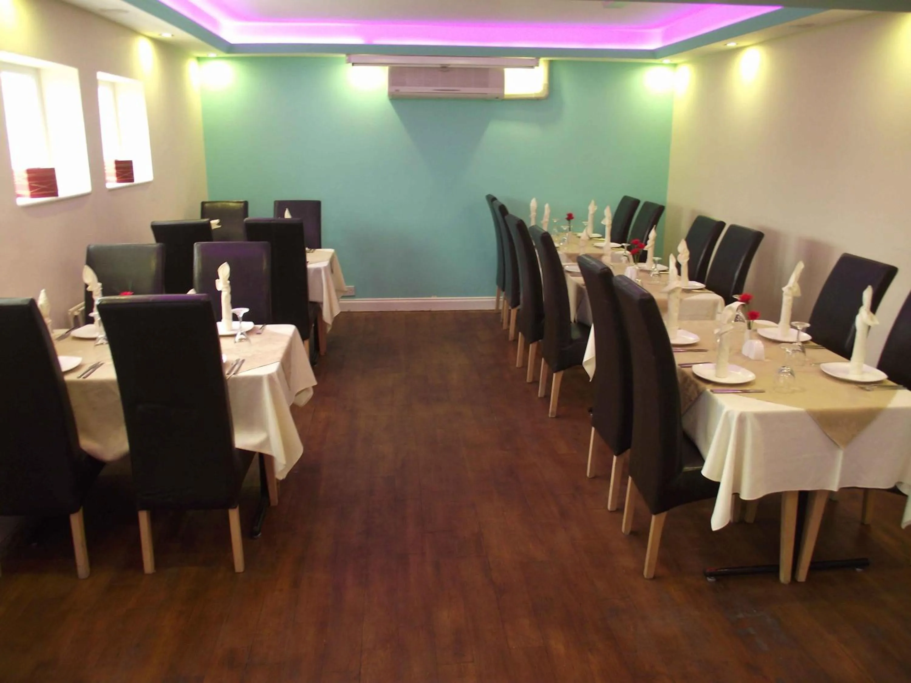 Restaurant/Places to Eat in Heritage Hotel