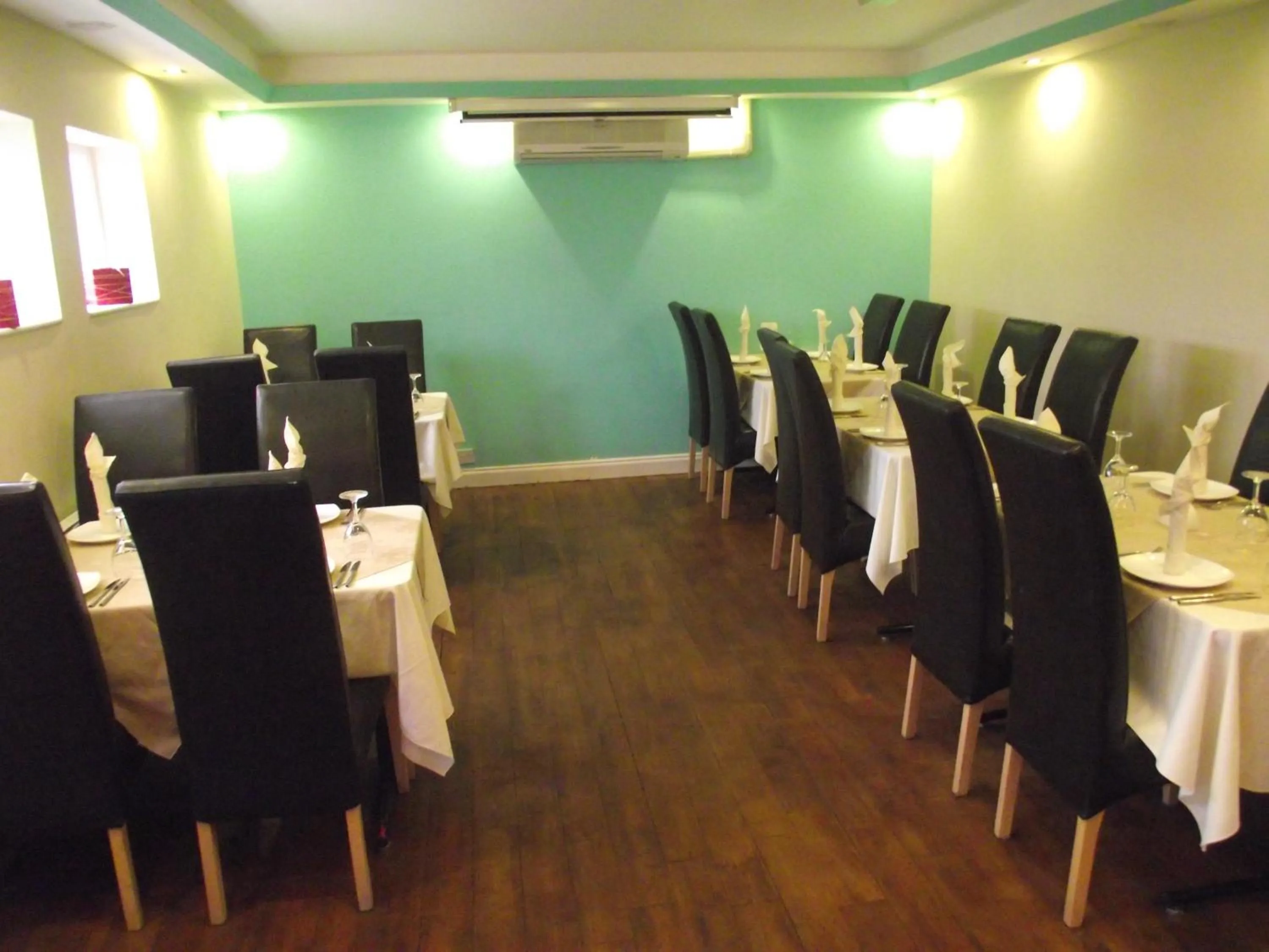 Restaurant/Places to Eat in Heritage Hotel