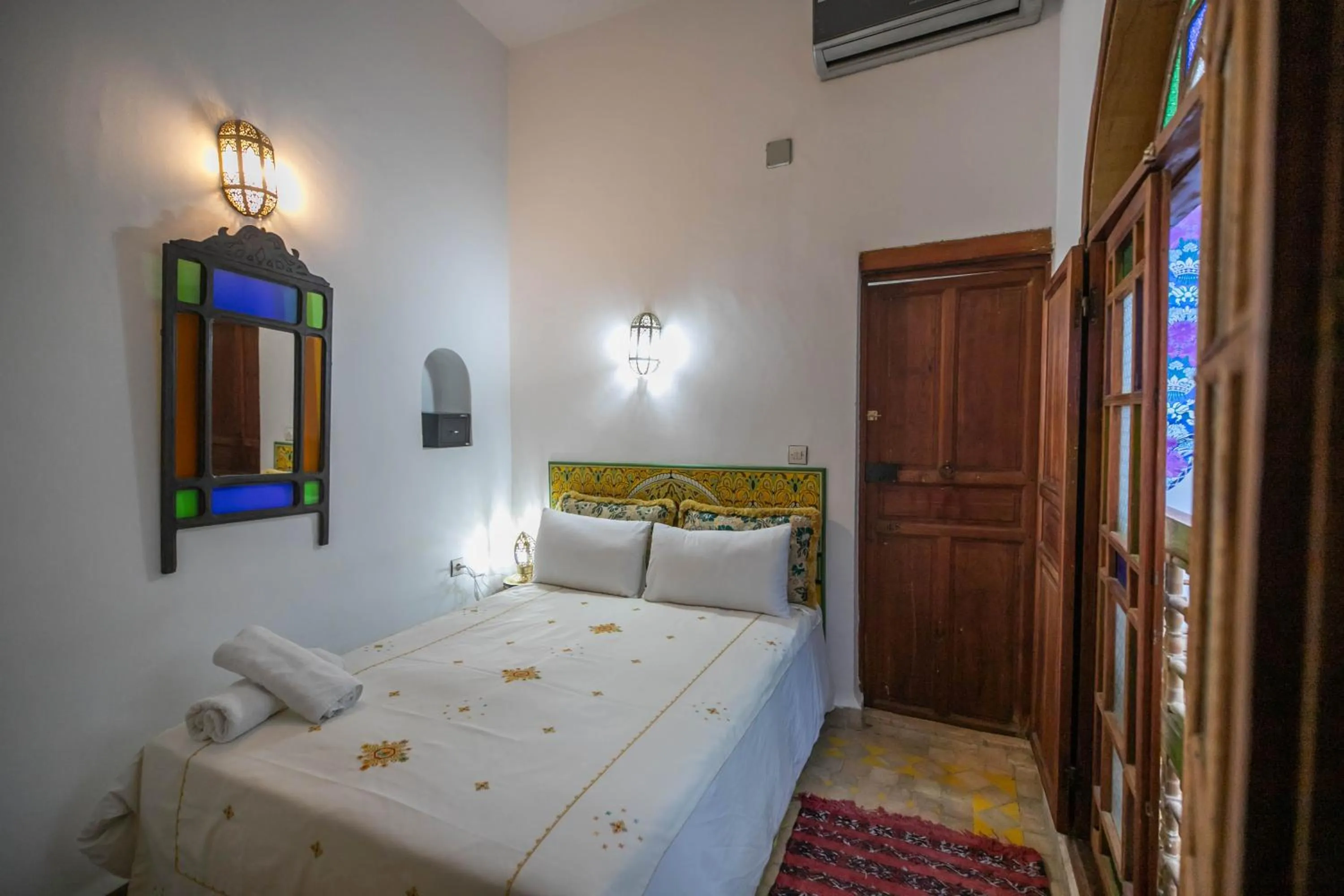 Bed in Riad Les Idrissides Chez LEA