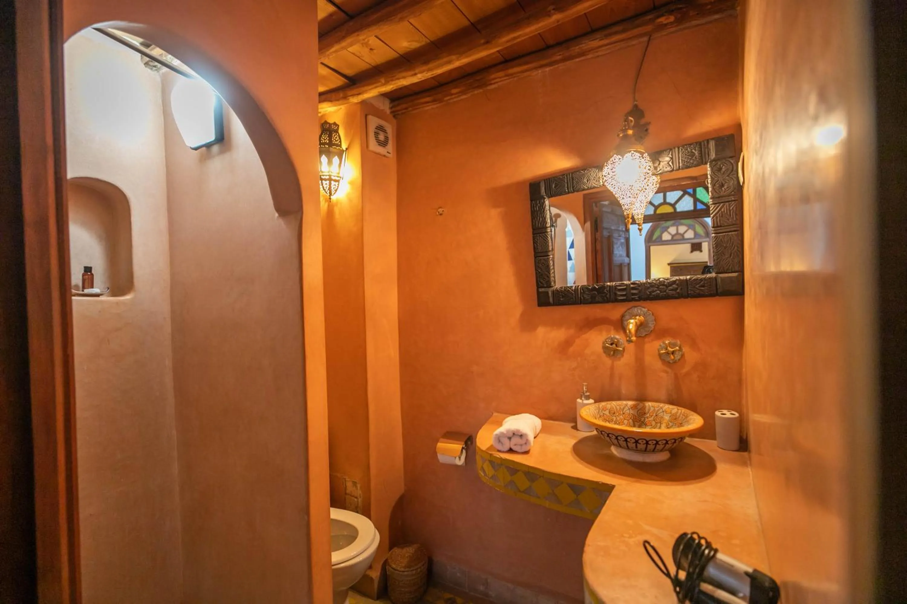 Shower in Riad Les Idrissides Chez LEA