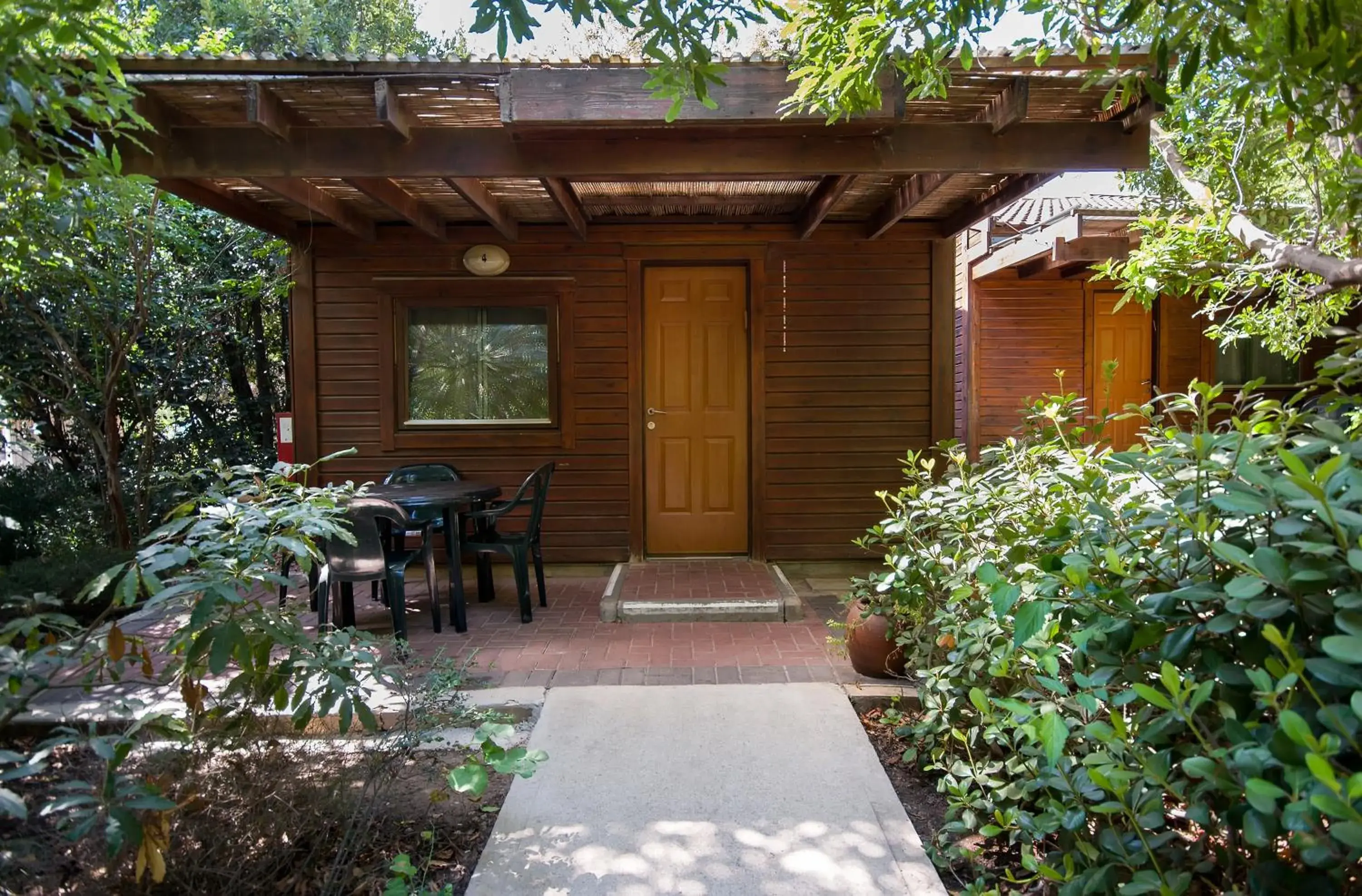 Family Chalet (2 Adults+3 Children) in Zohar Badeshe Family Chalet (2 Adults+3 Children) in Zohar Badeshe