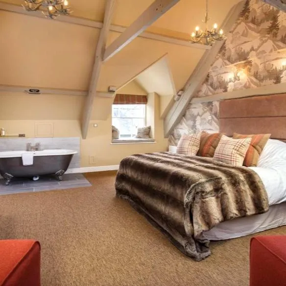 Bed in Mill End Hotel