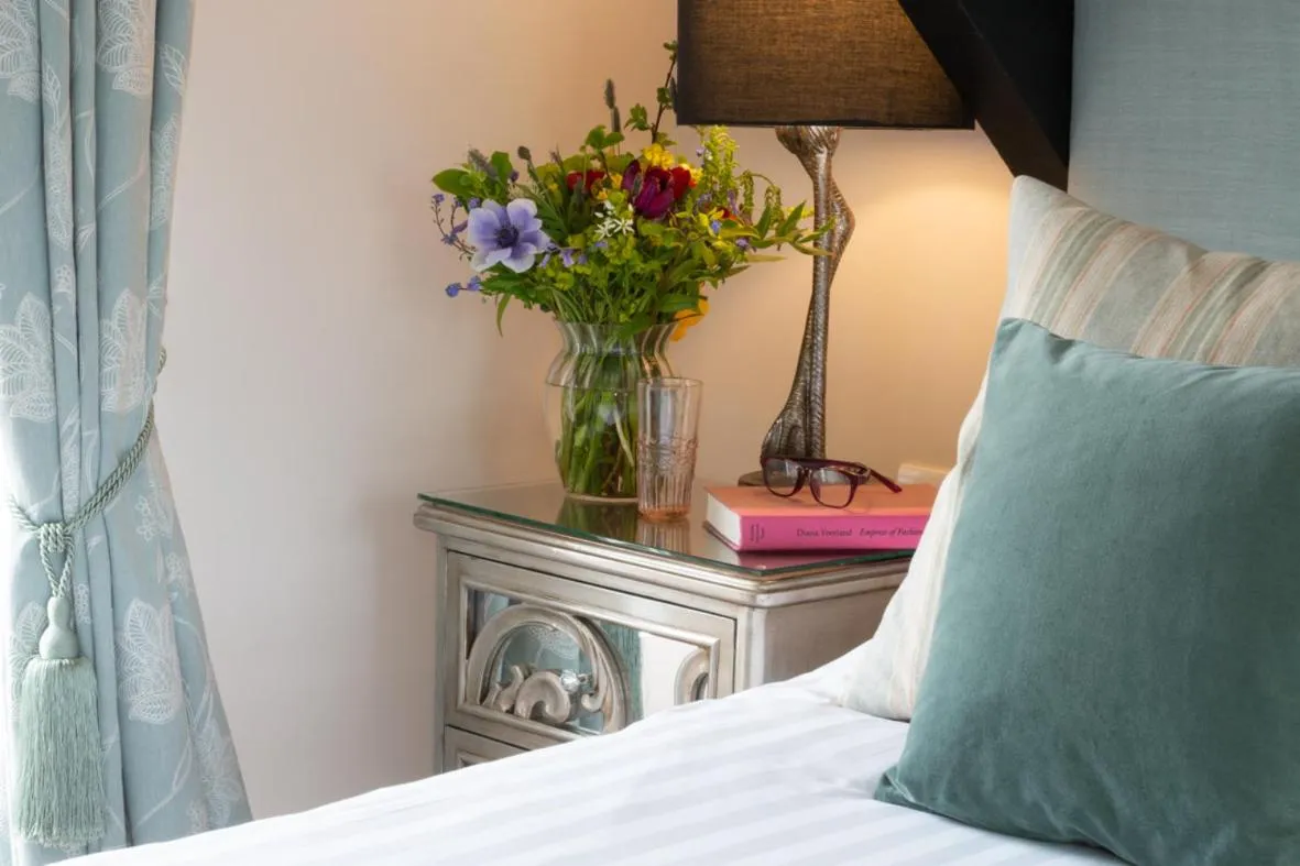 Bed in Mill End Hotel