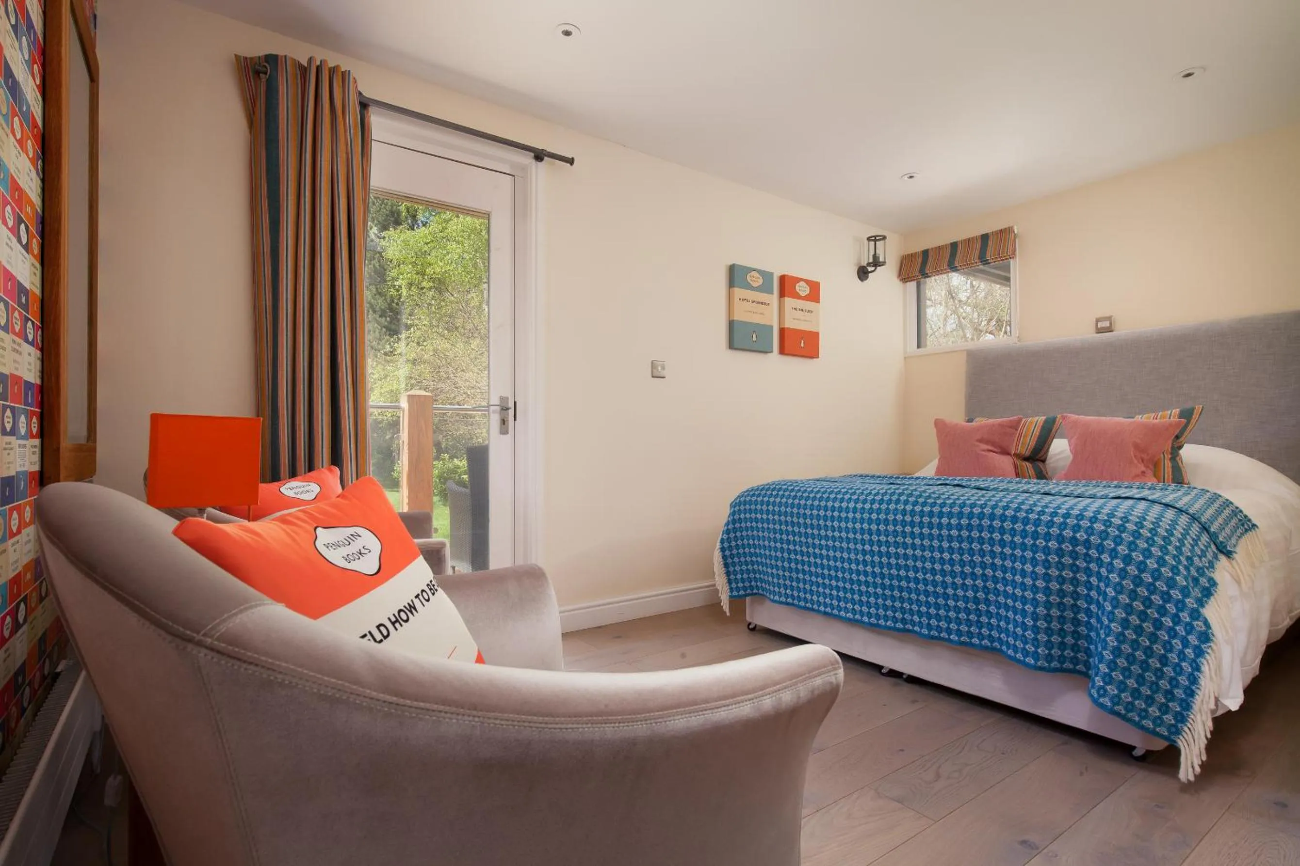 Bed in Mill End Hotel