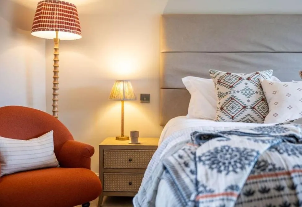 Bed in Mill End Hotel