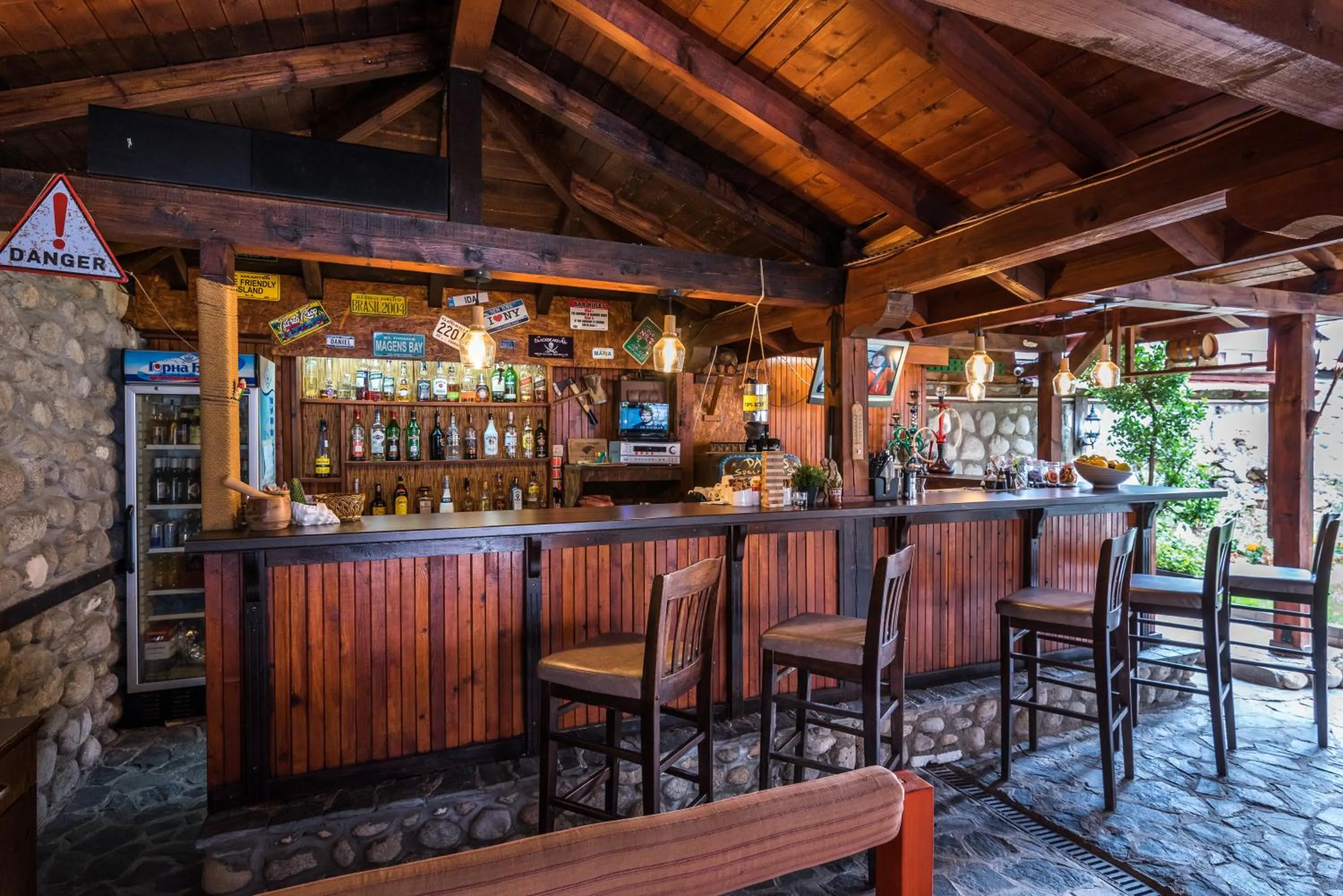 Restaurant/places to eat in Hotel Ida