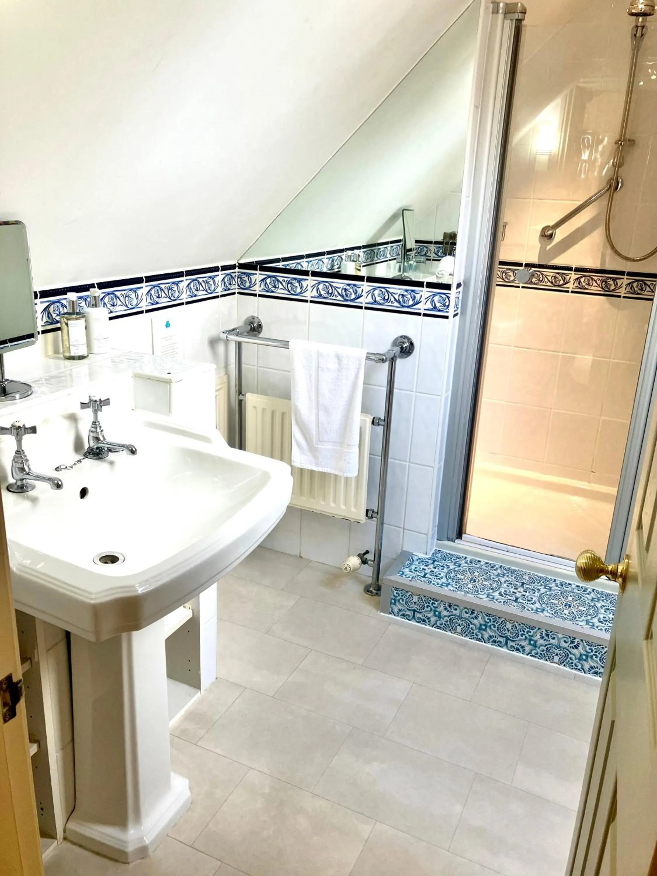 Shower in Storrs Gate House