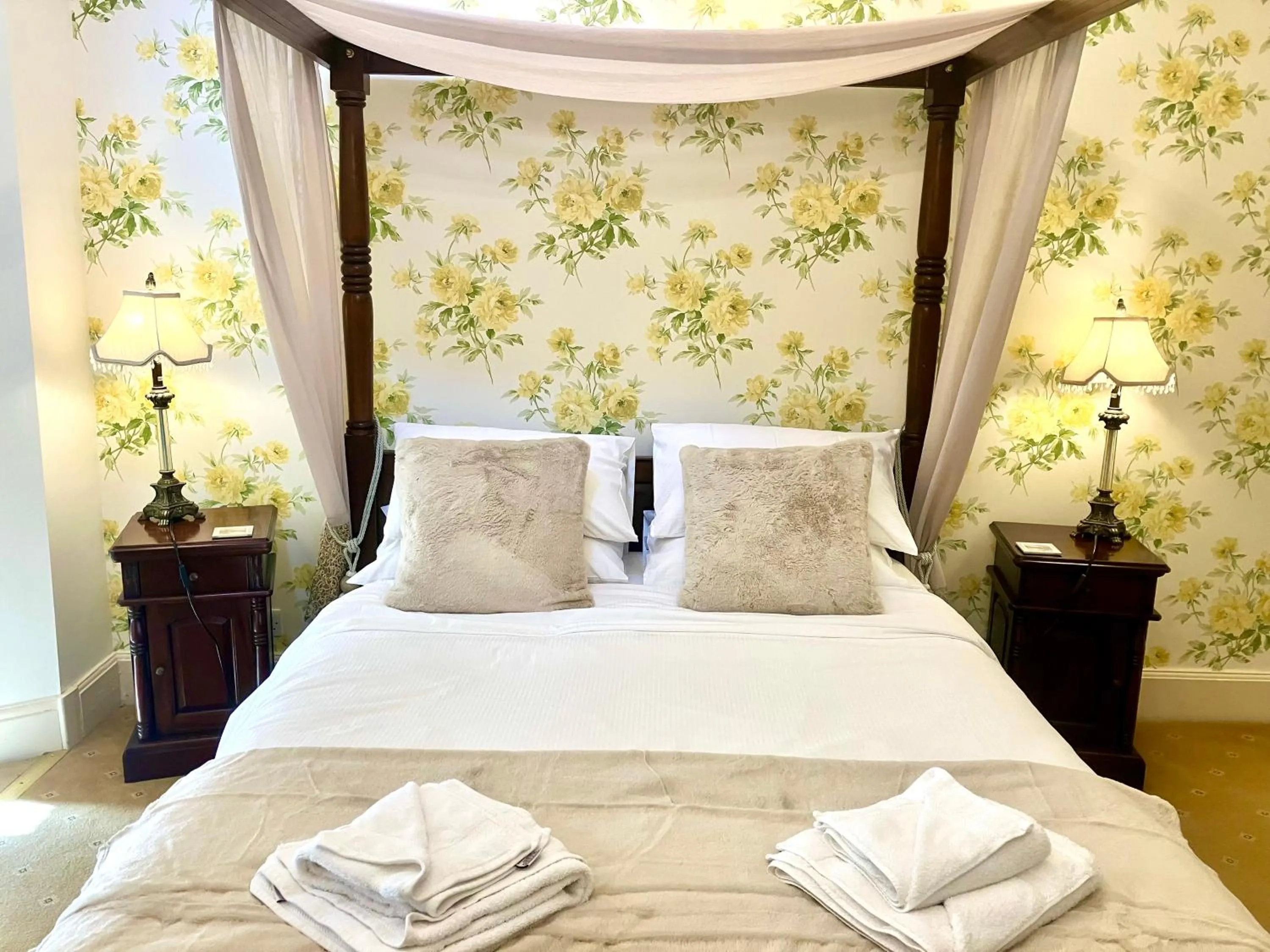 Bed in Storrs Gate House