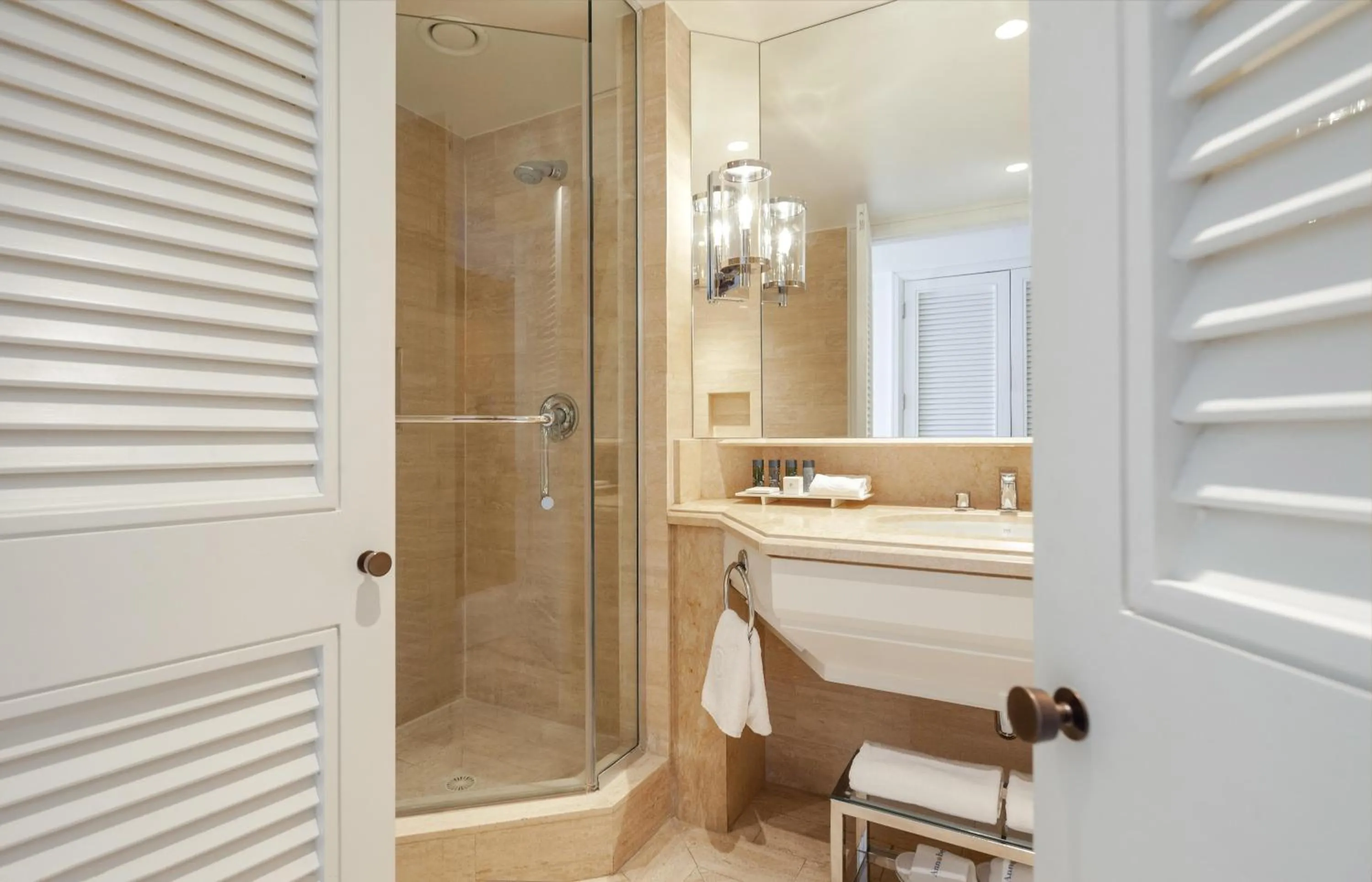 Bathroom in Annabelle