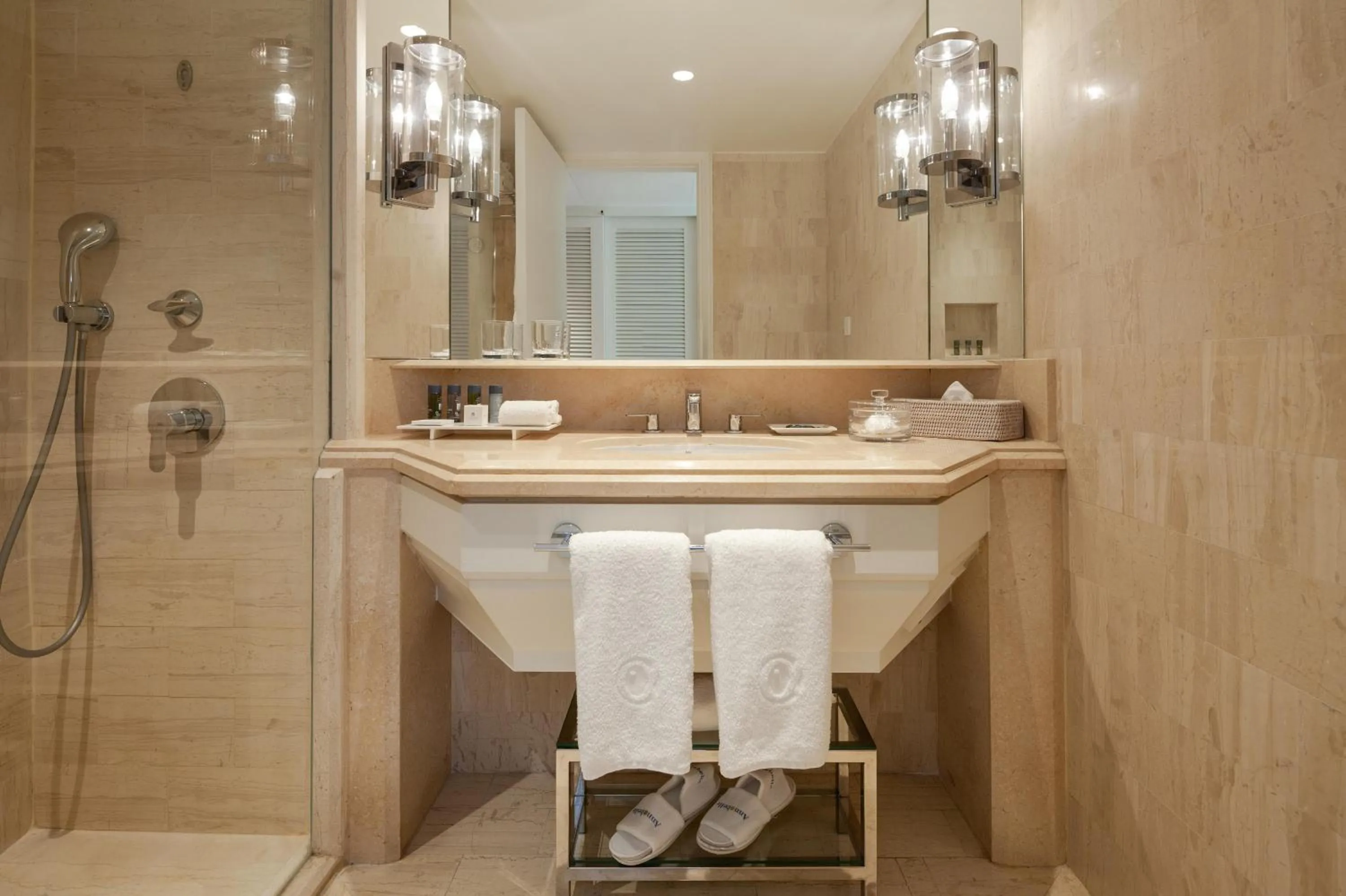 Bathroom in Annabelle