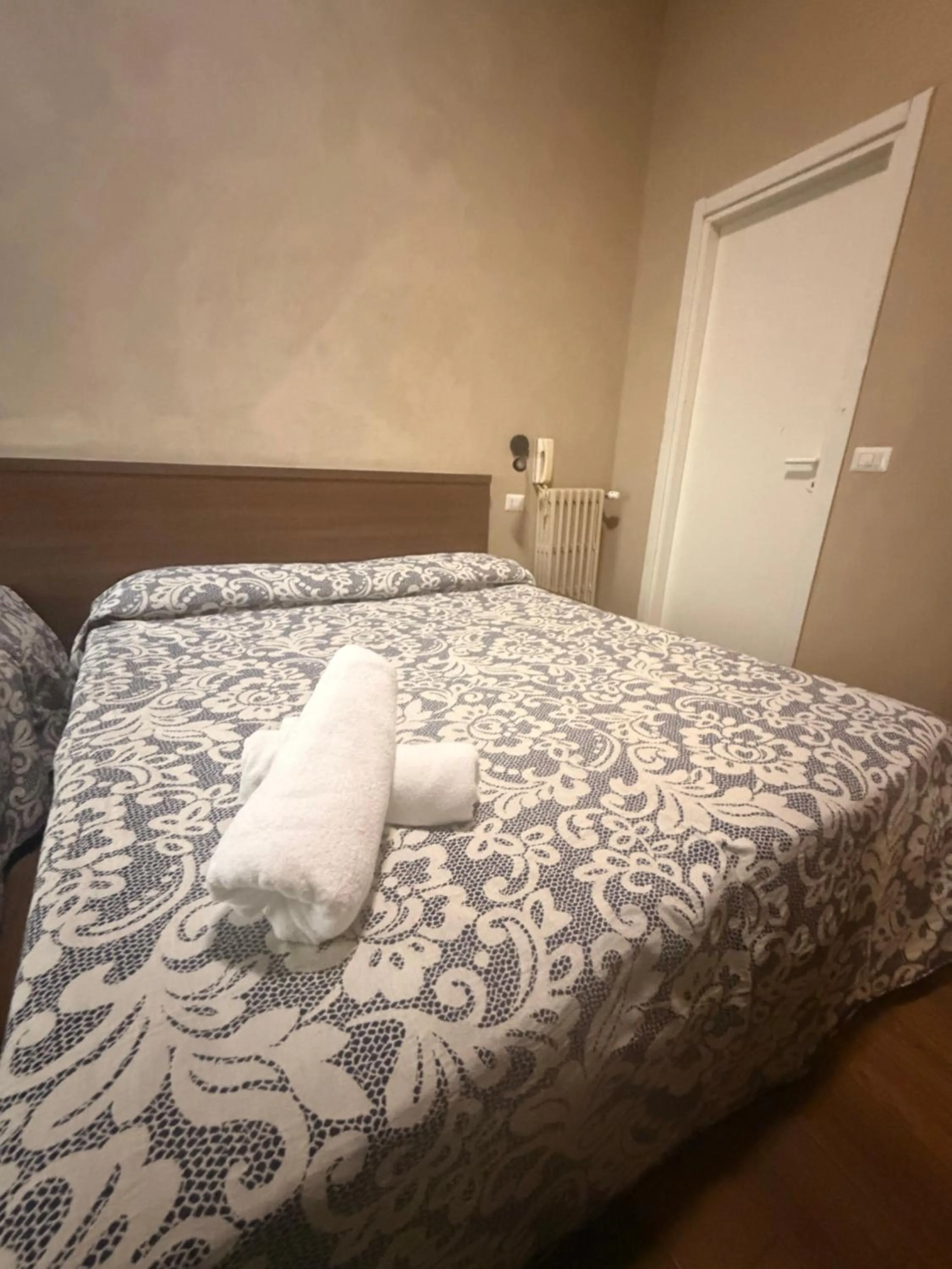 Bed in Albergo Corvetto Corso Lodi