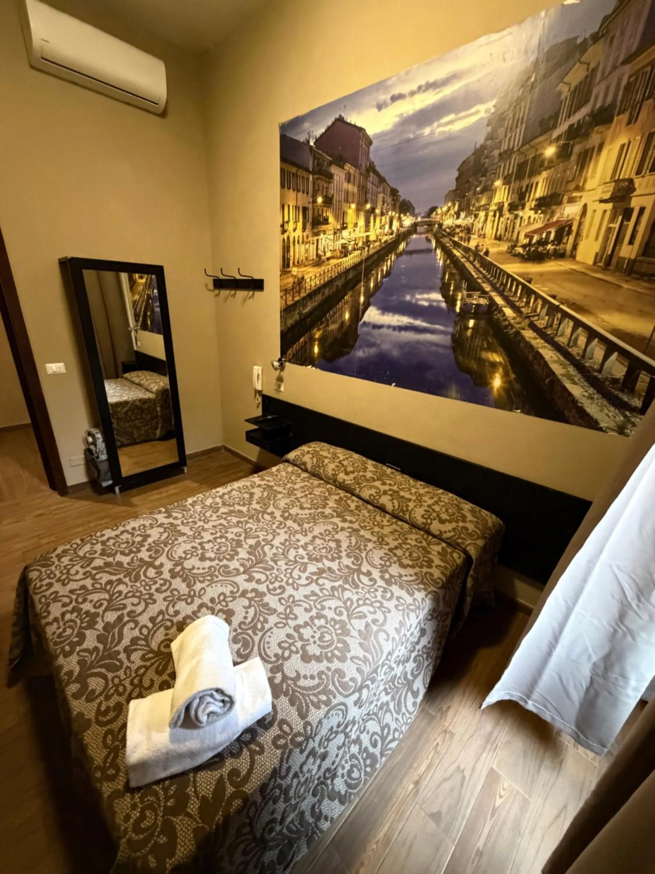 Bedroom, Bed in Albergo Corvetto Corso Lodi