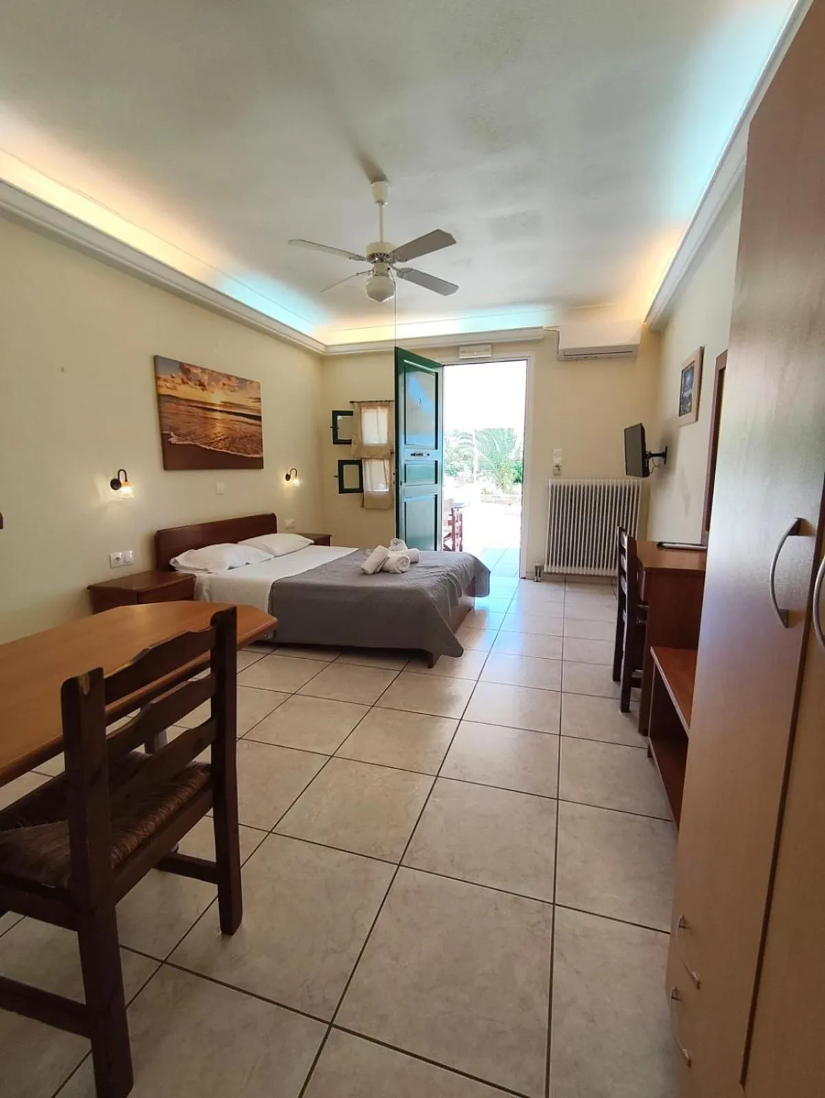 TV and multimedia, Bed in Vassiliki Studios