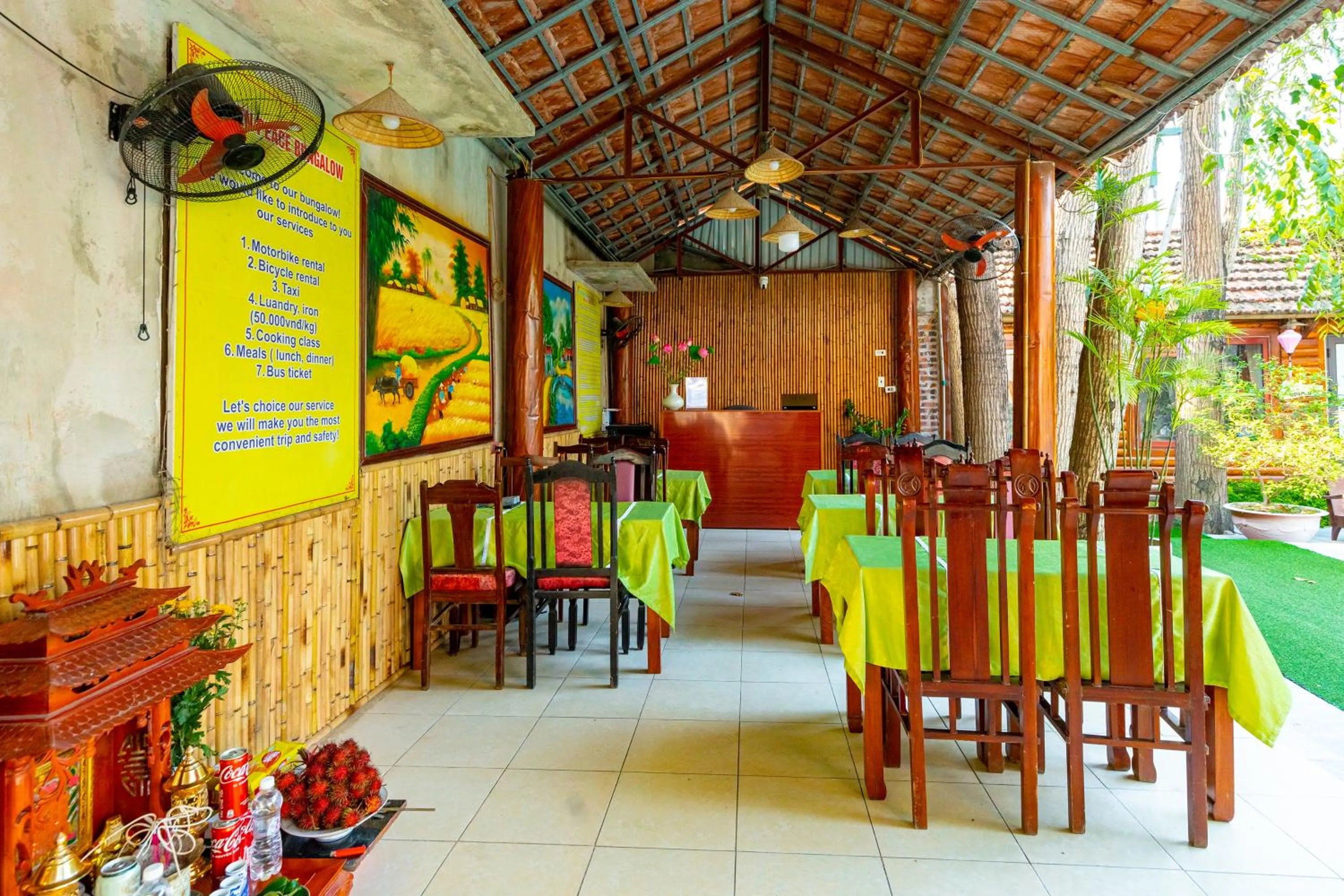 Restaurant/places to eat in Green Peace Bungalow