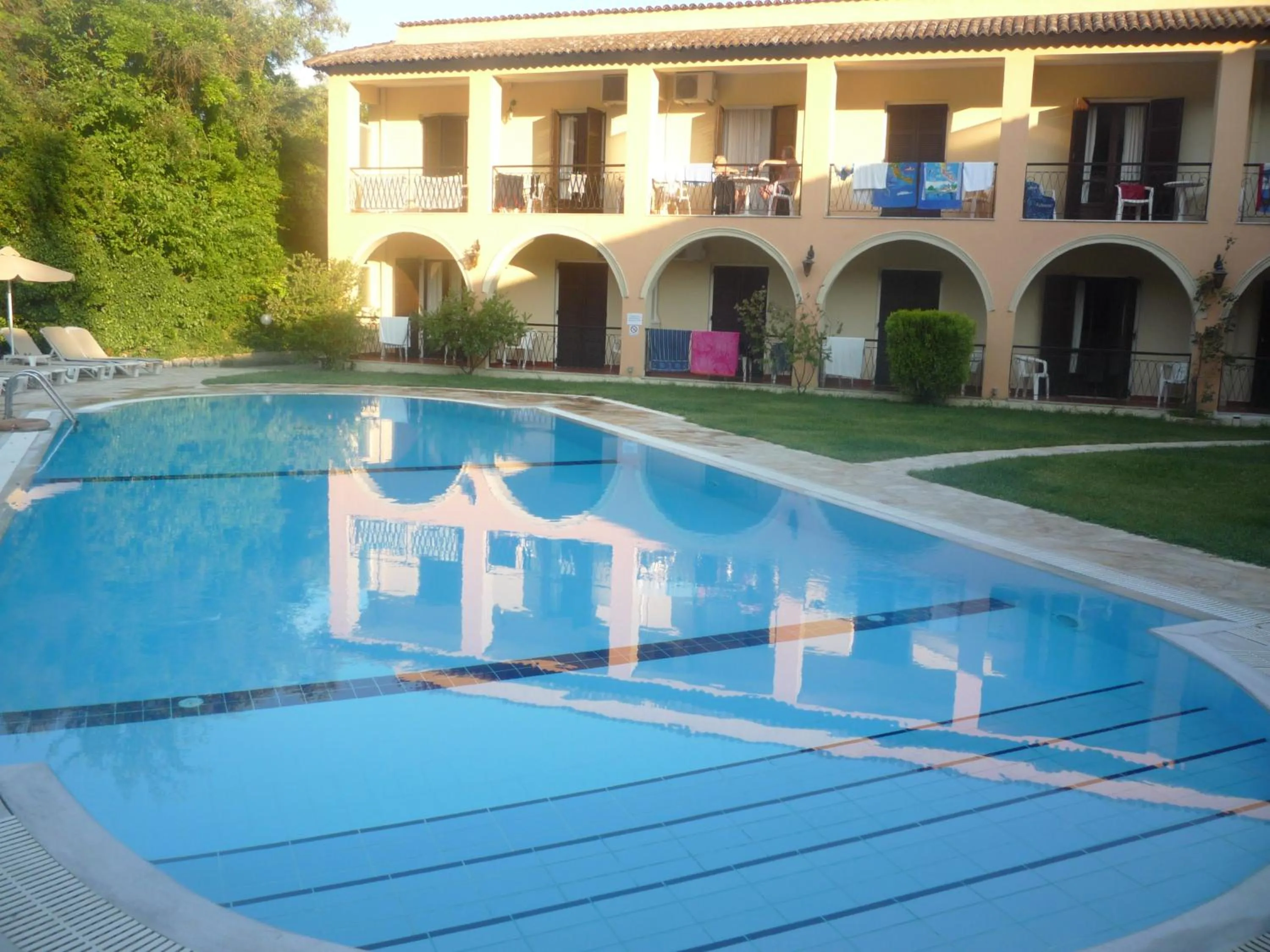 Swimming pool in Annaliza Apartments