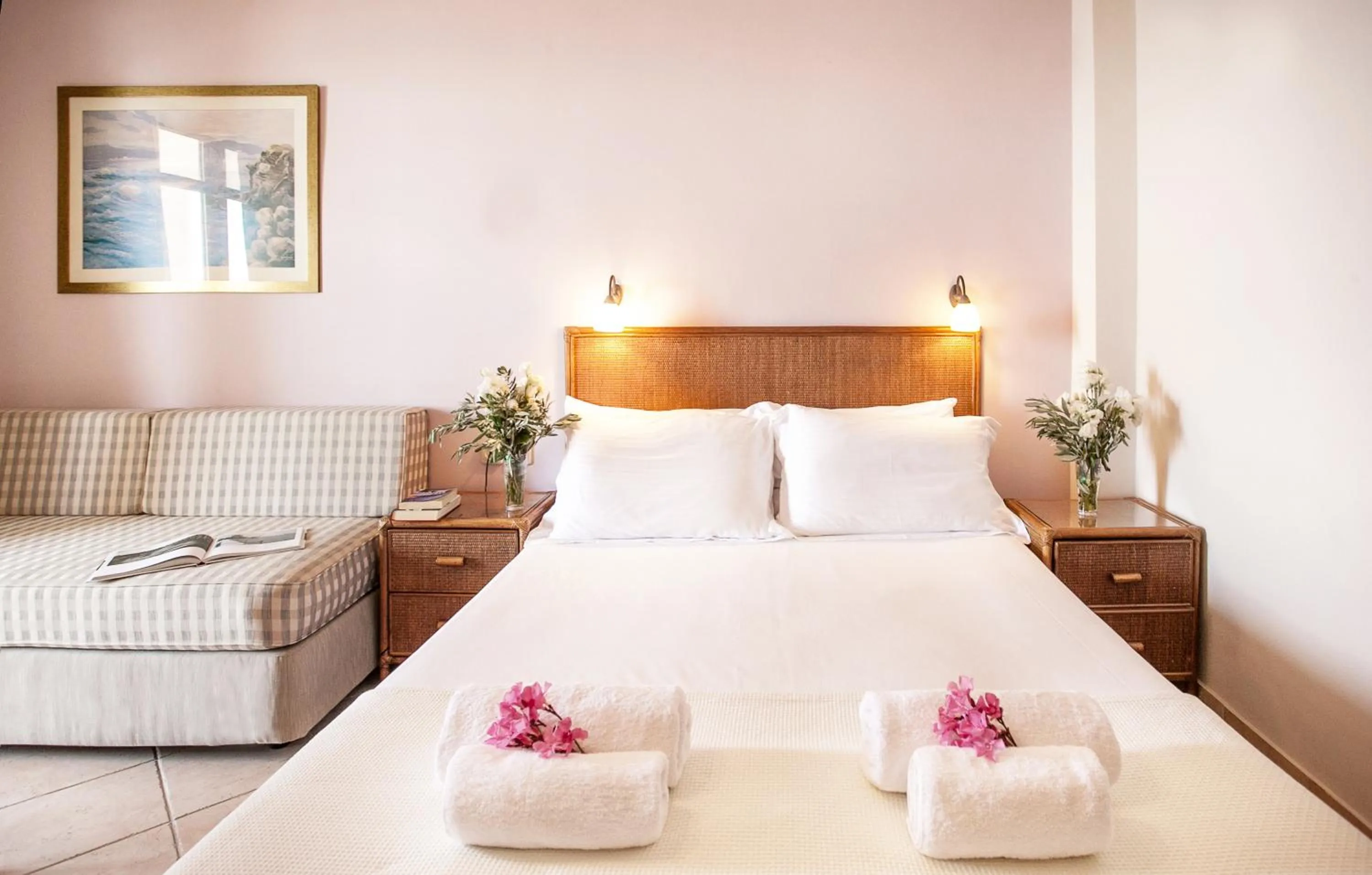 Bed in Hotel Paralio