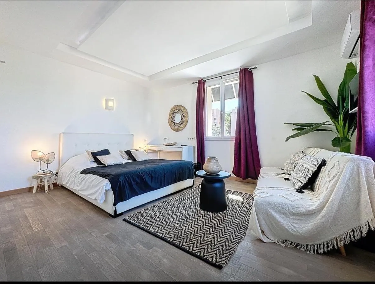 Bed in Hôtel Les 3 Terrasses