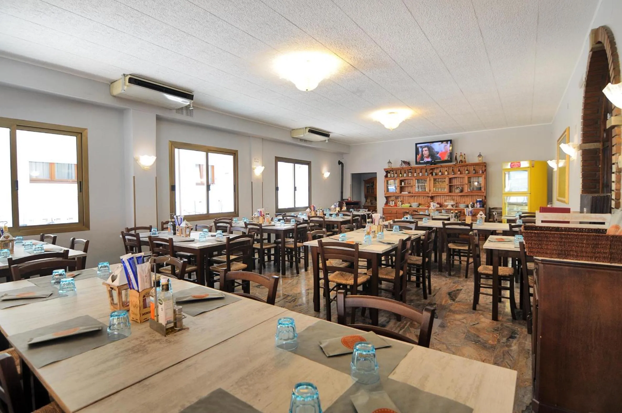 Restaurant/places to eat in Venus Best Price