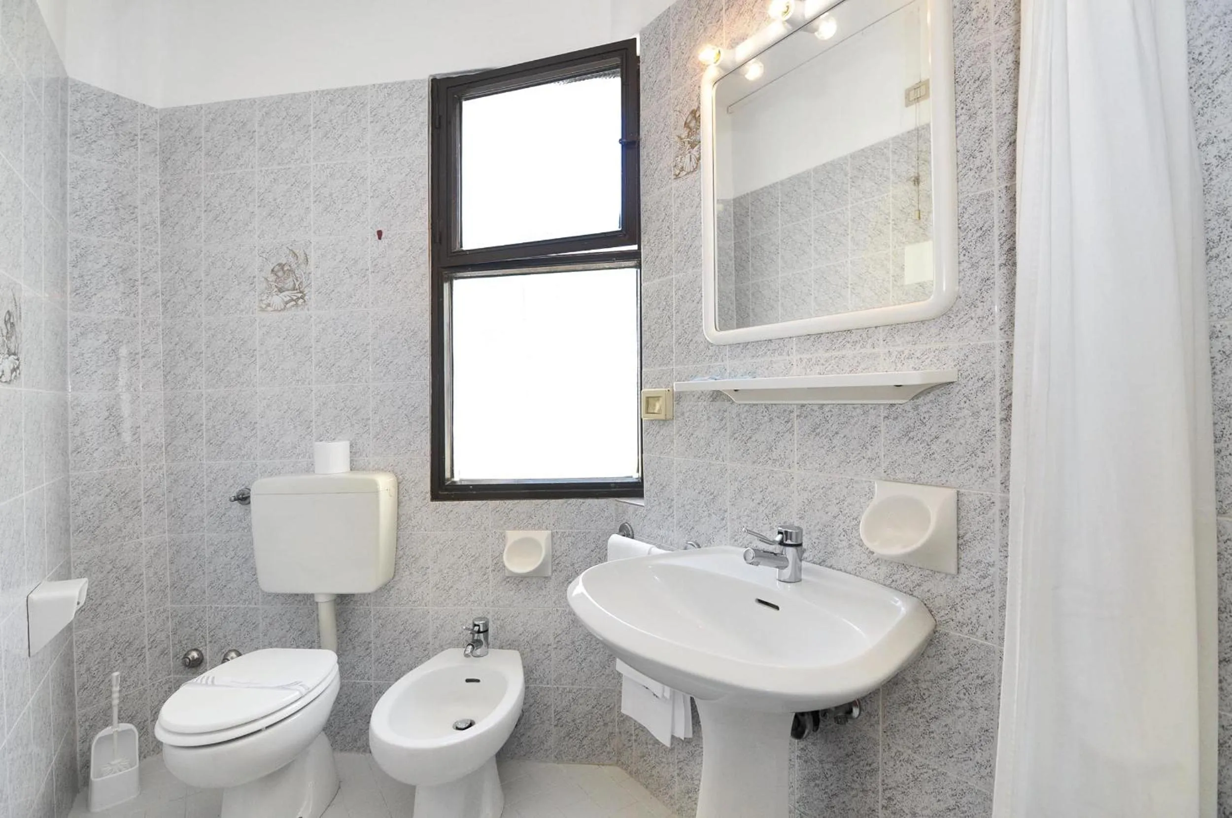 Toilet in Venus Best Price