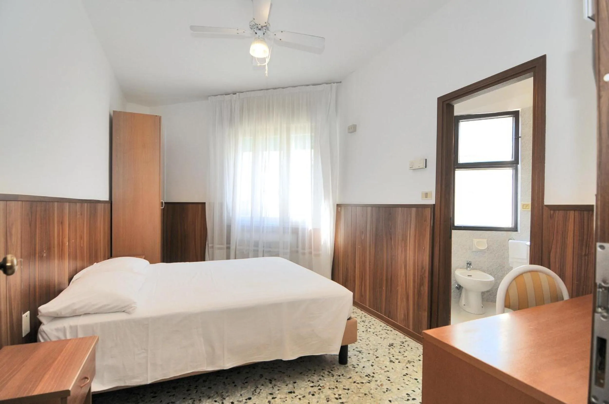 Bedroom, Bed in Venus Best Price