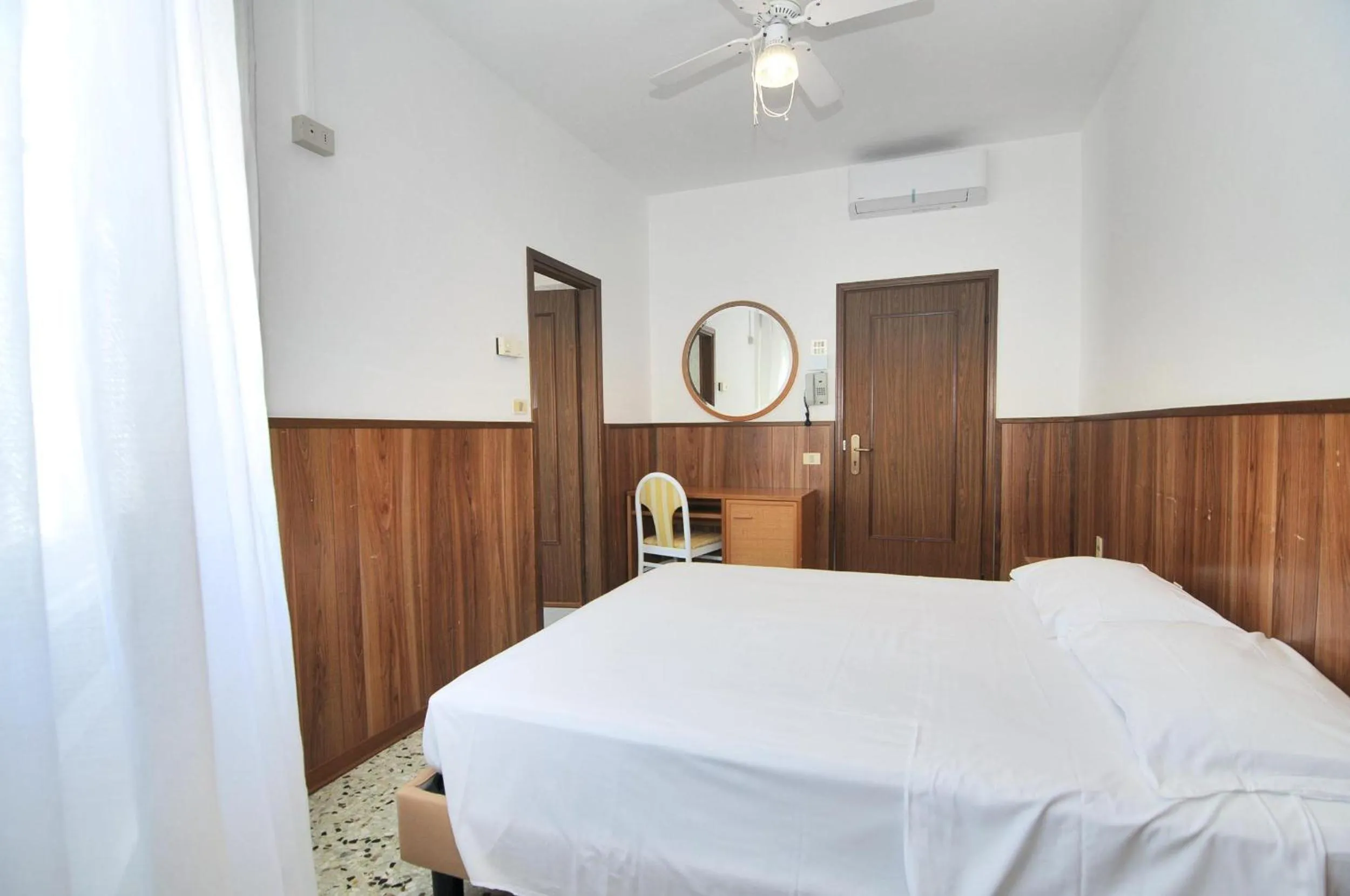 Bedroom, Bed in Venus Best Price