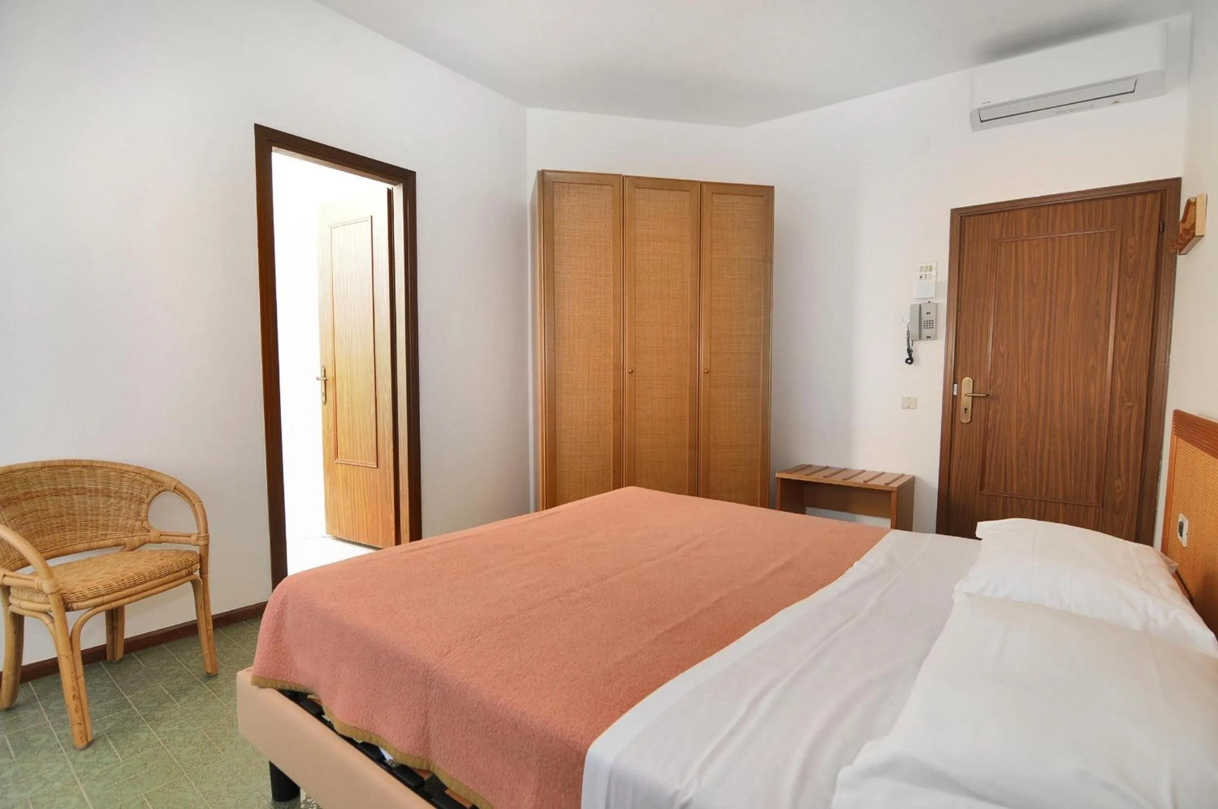 Bed in Venus Best Price