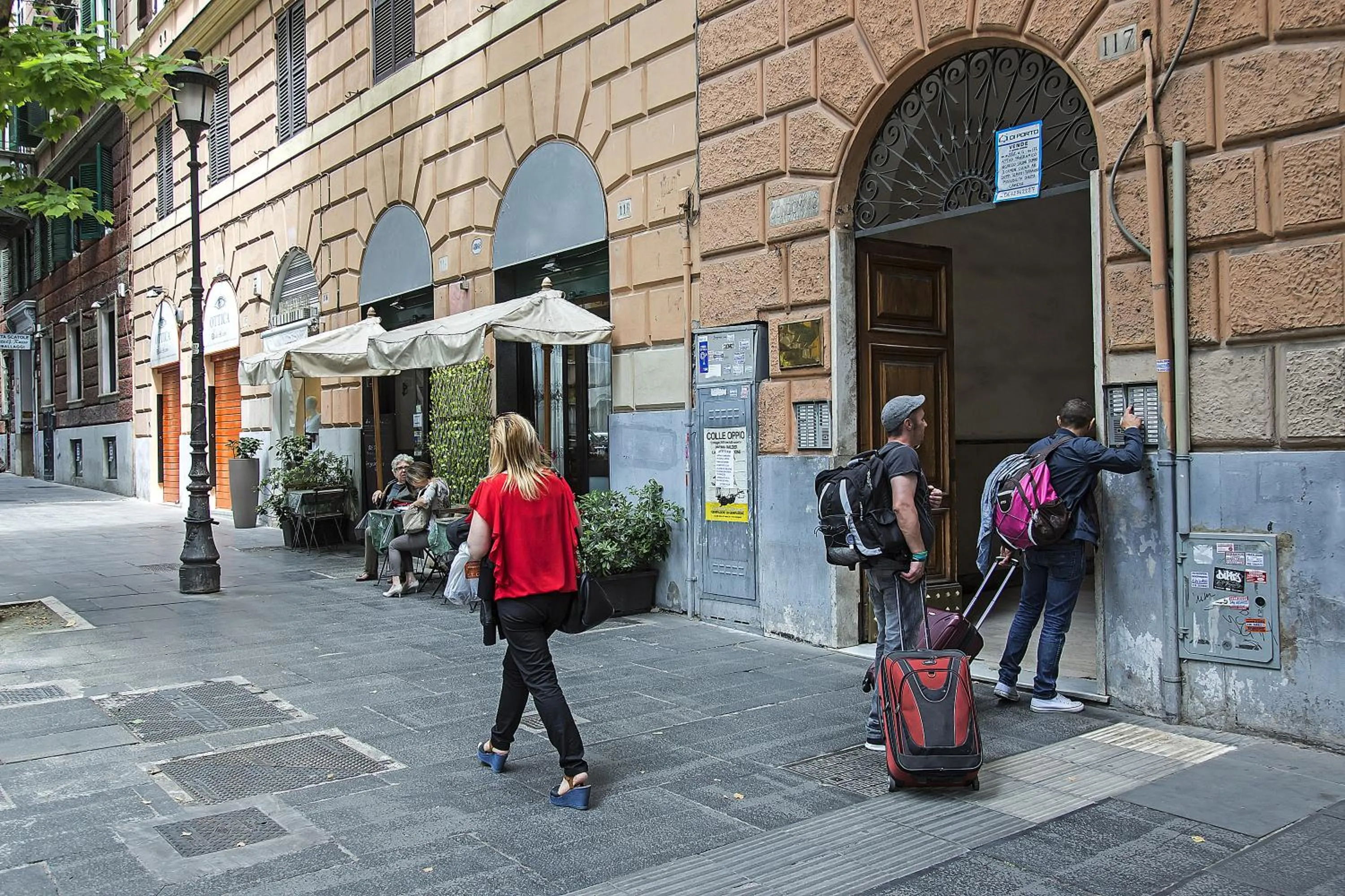 Neighbourhood in Sole E Luna